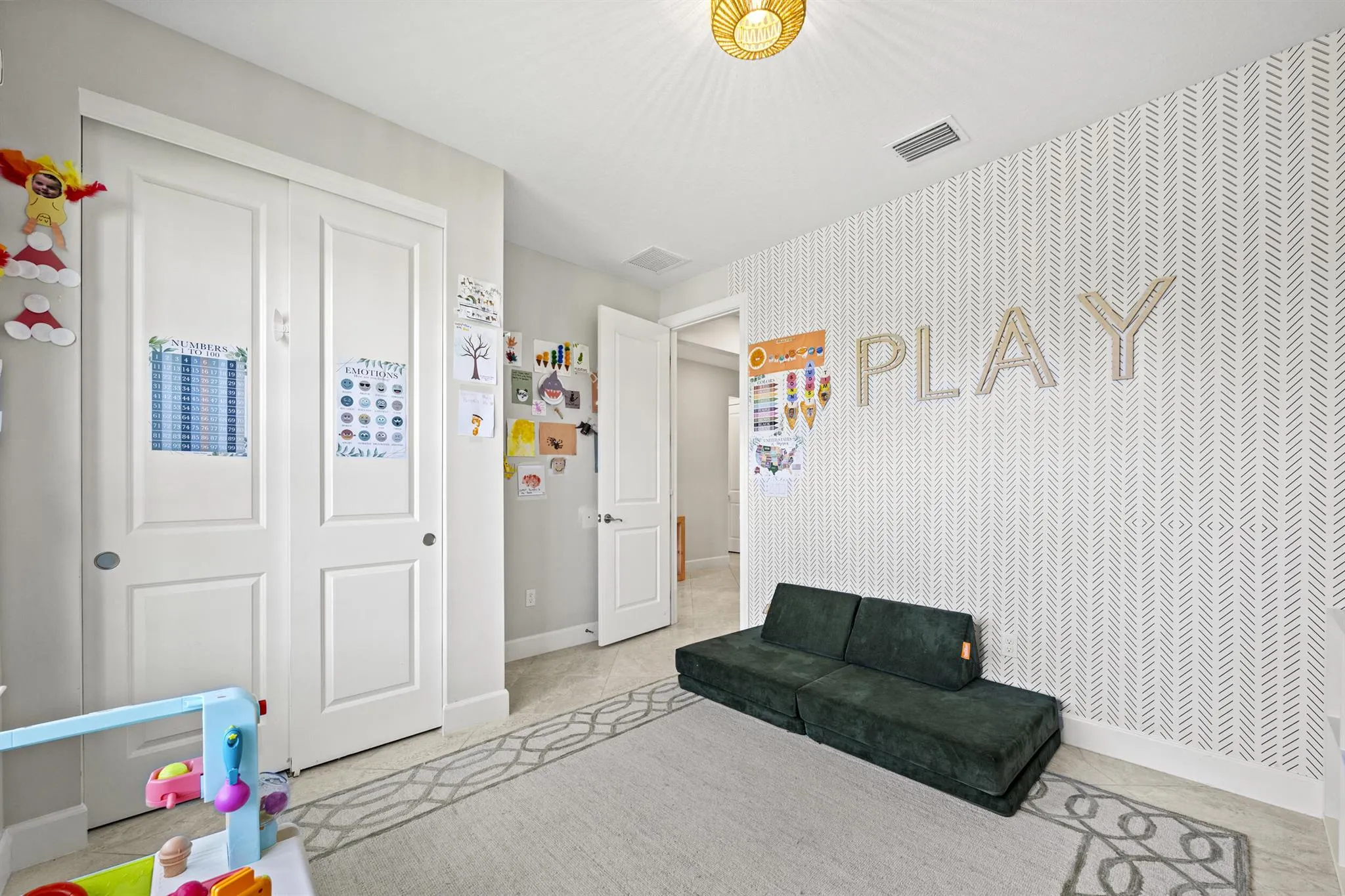 636 SE Boboli Way