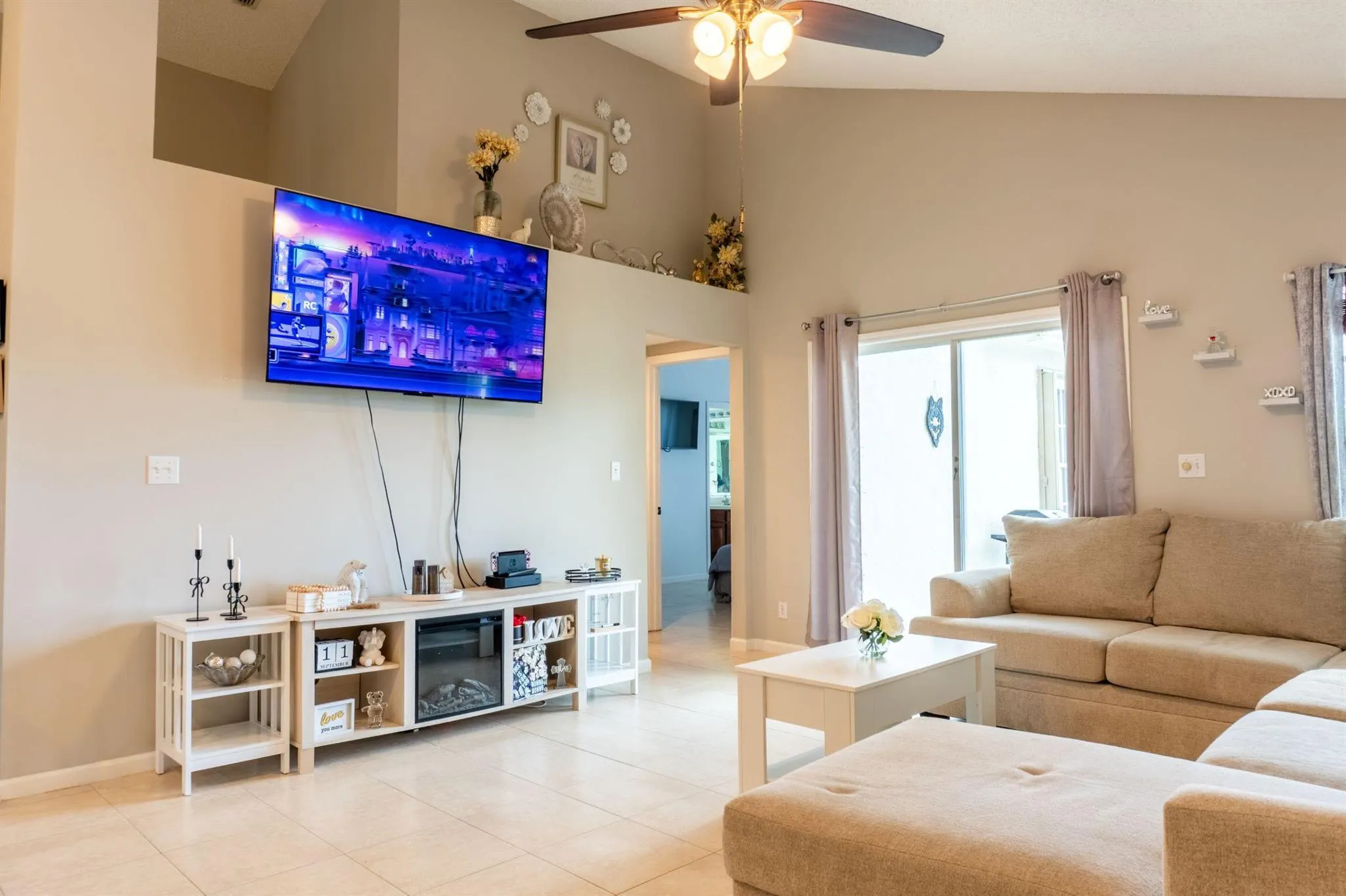 118 Meadowlands Dr