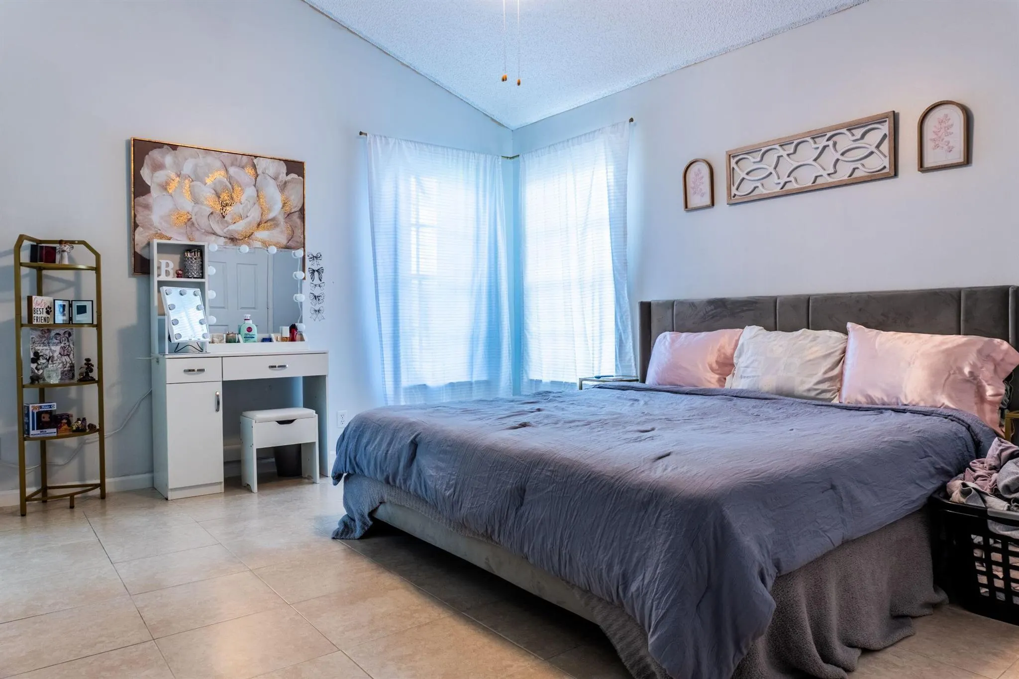 118 Meadowlands Dr