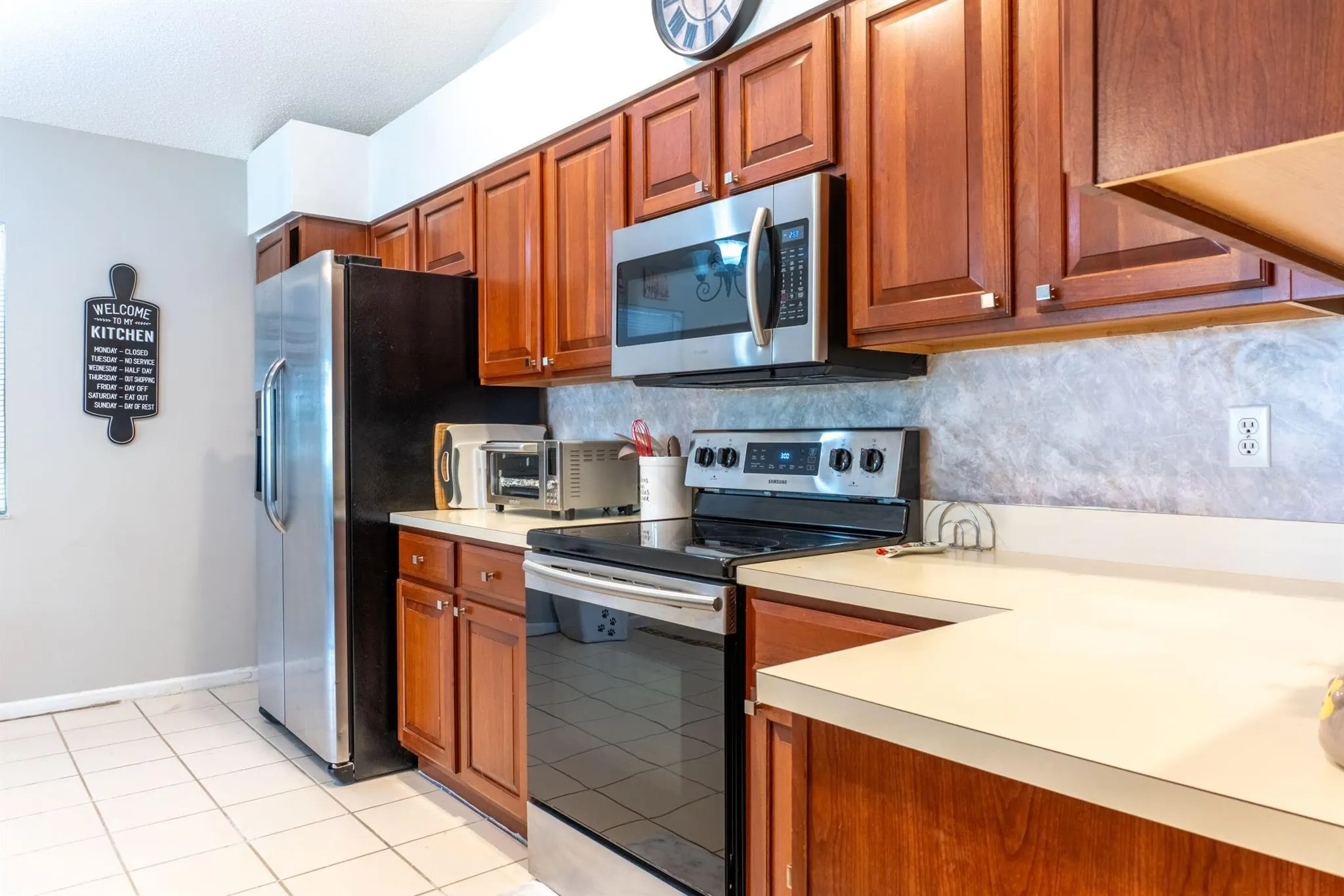 118 Meadowlands Dr