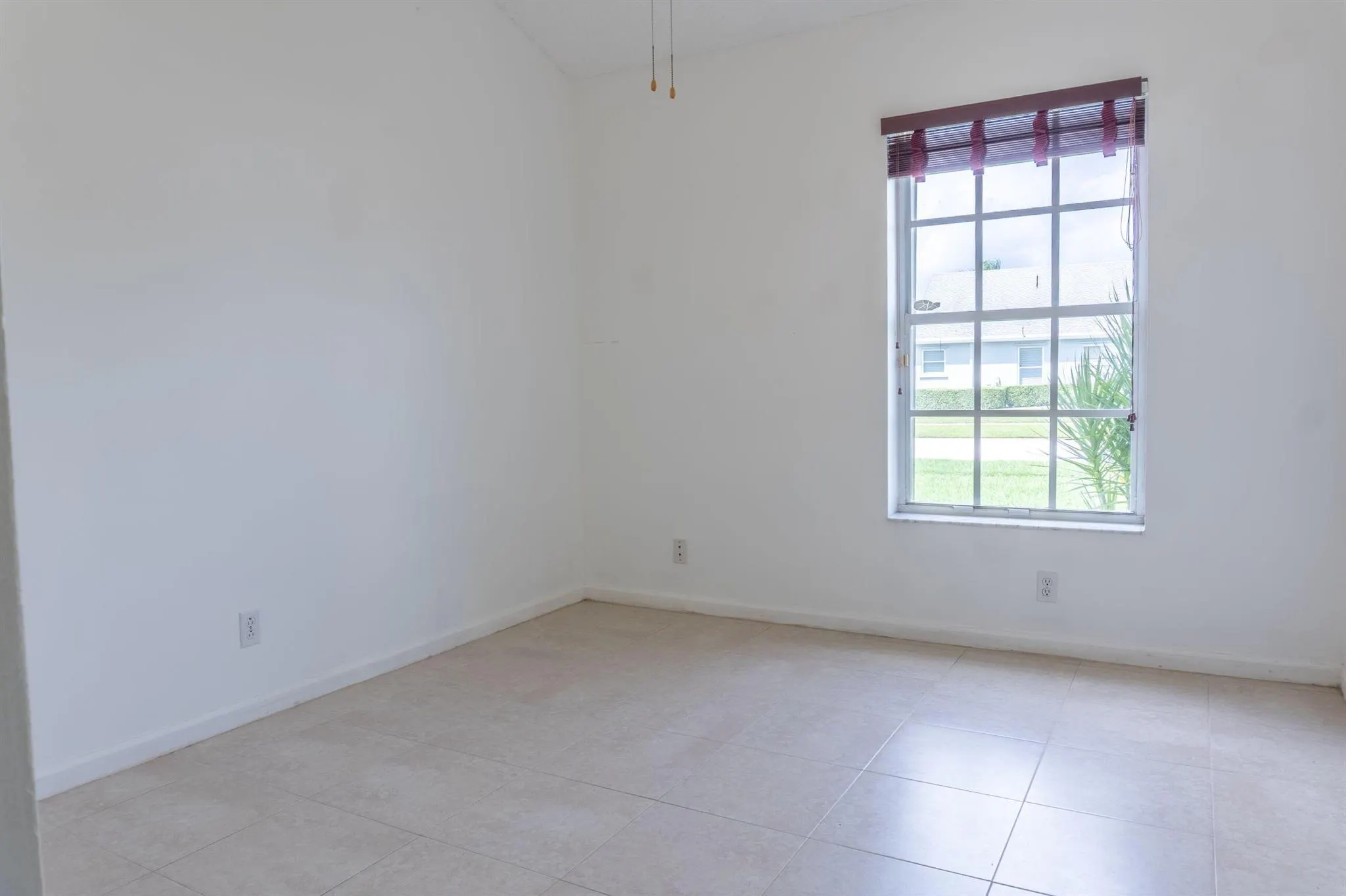 118 Meadowlands Dr
