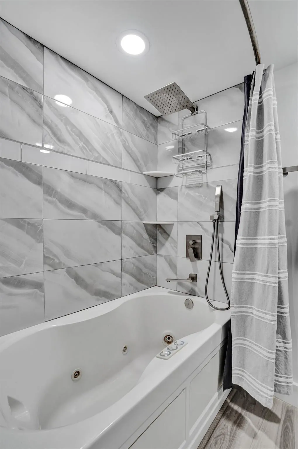 2395 Jaeger Drive, #5c