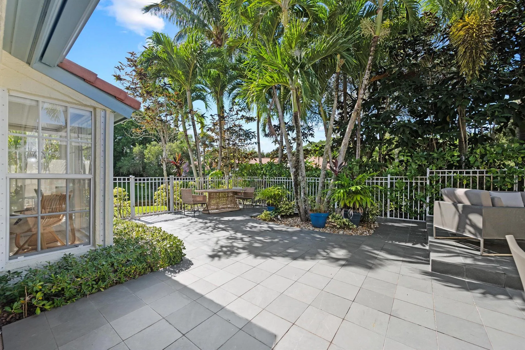 2244 Las Casitas Drive