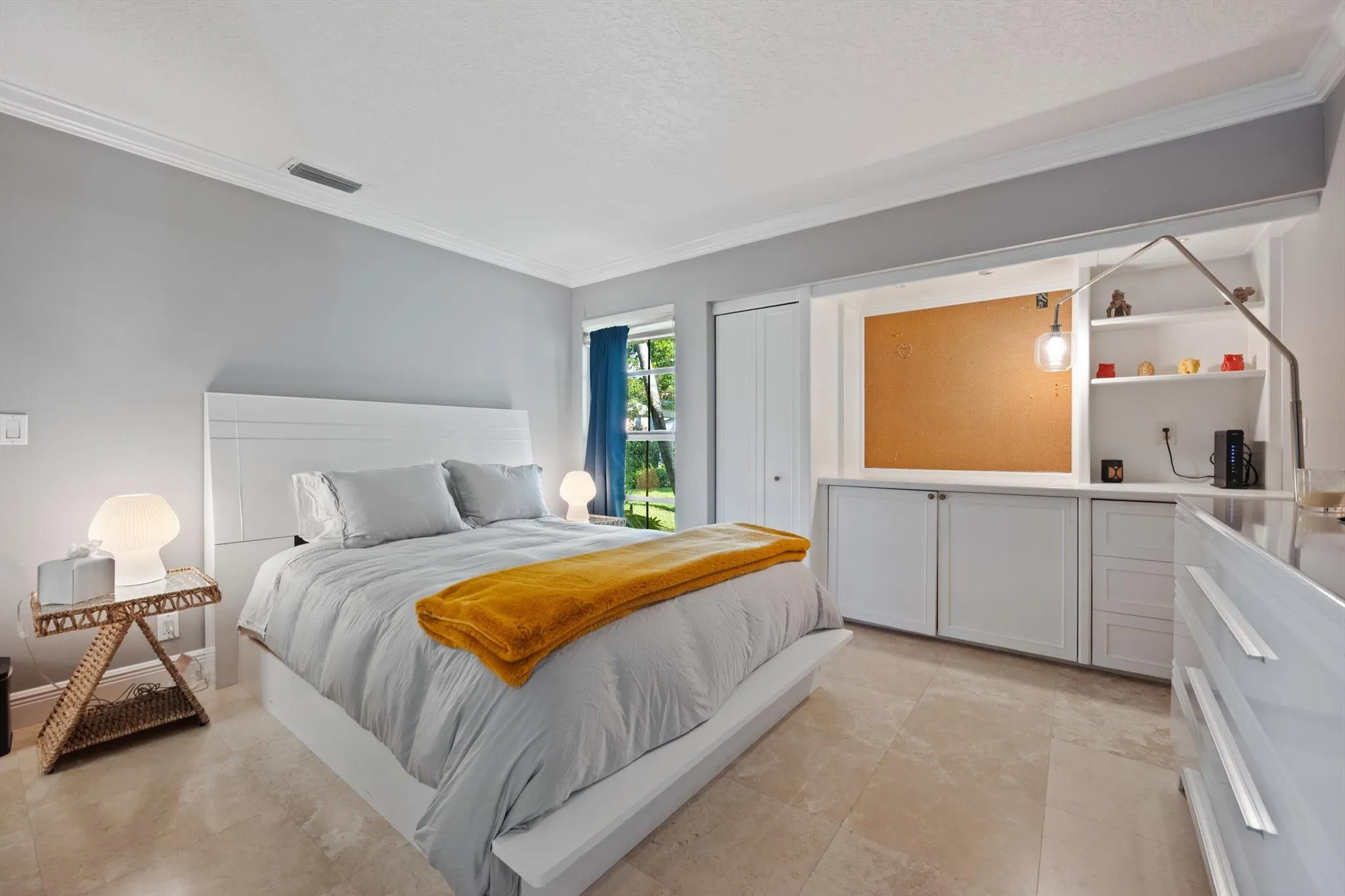 2244 Las Casitas Drive