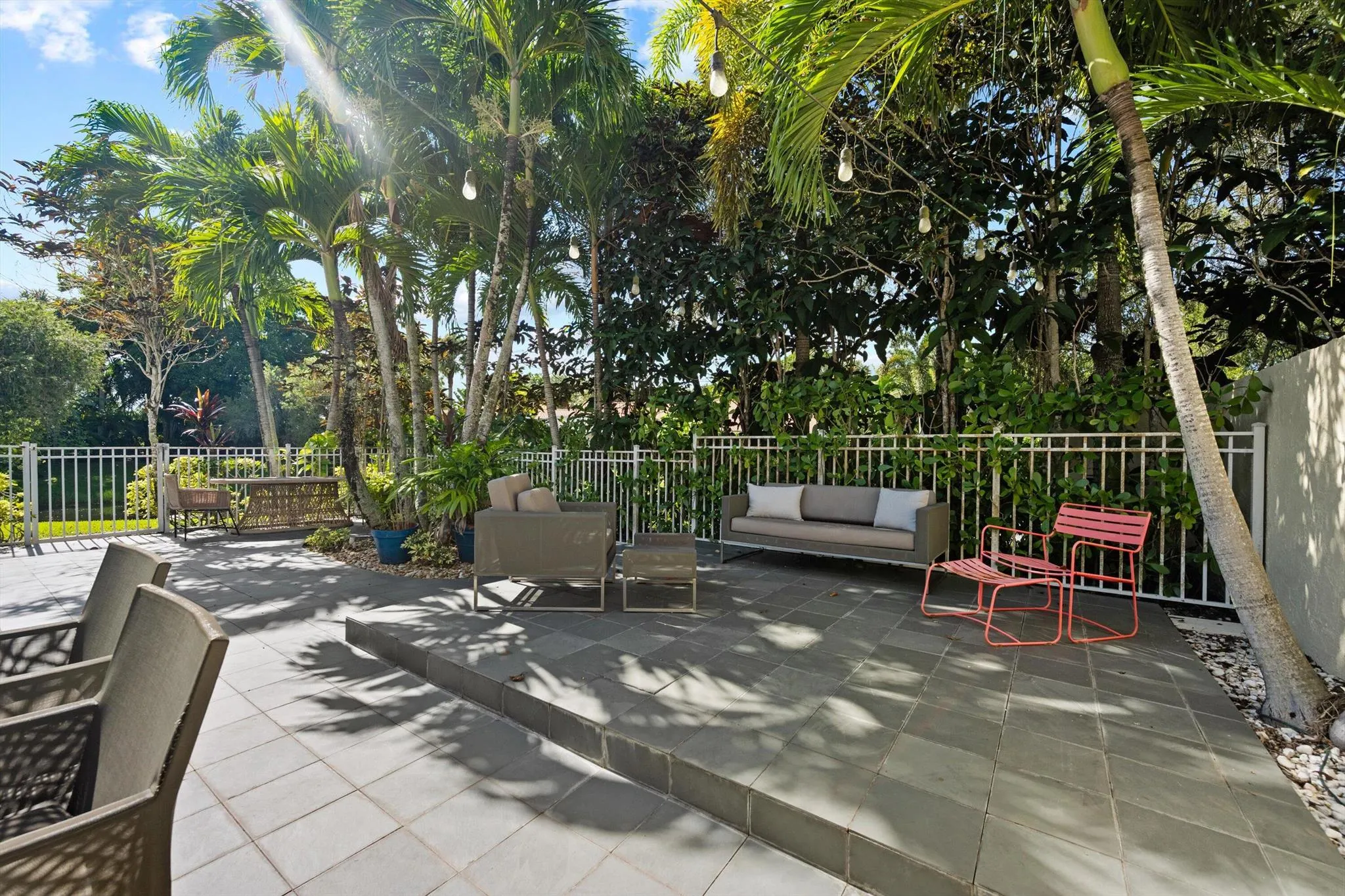 2244 Las Casitas Drive