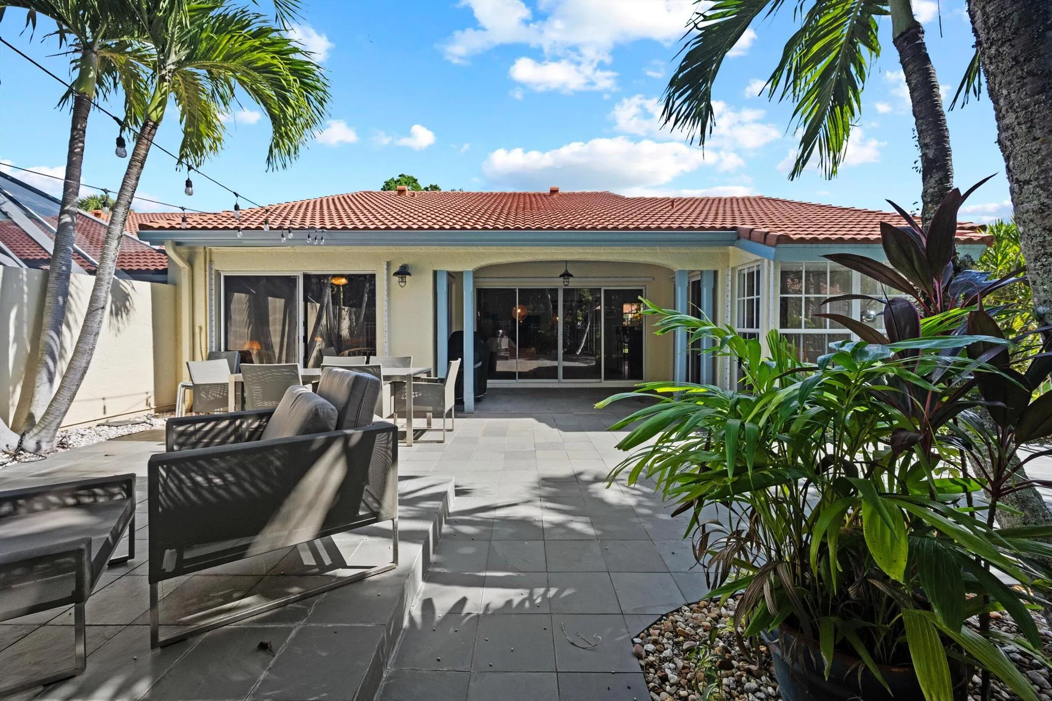 2244 Las Casitas Drive