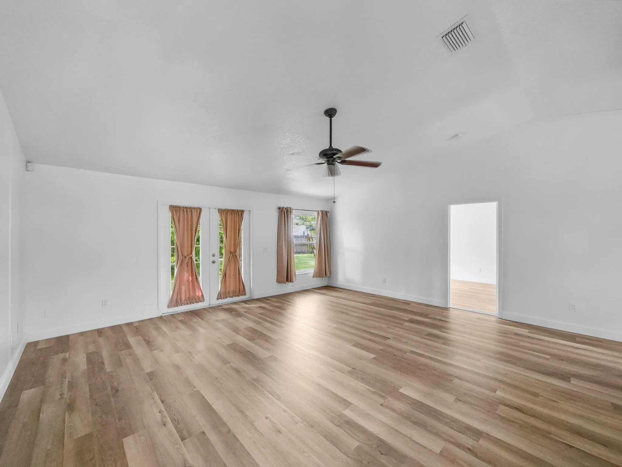 5323 NW Perez Court