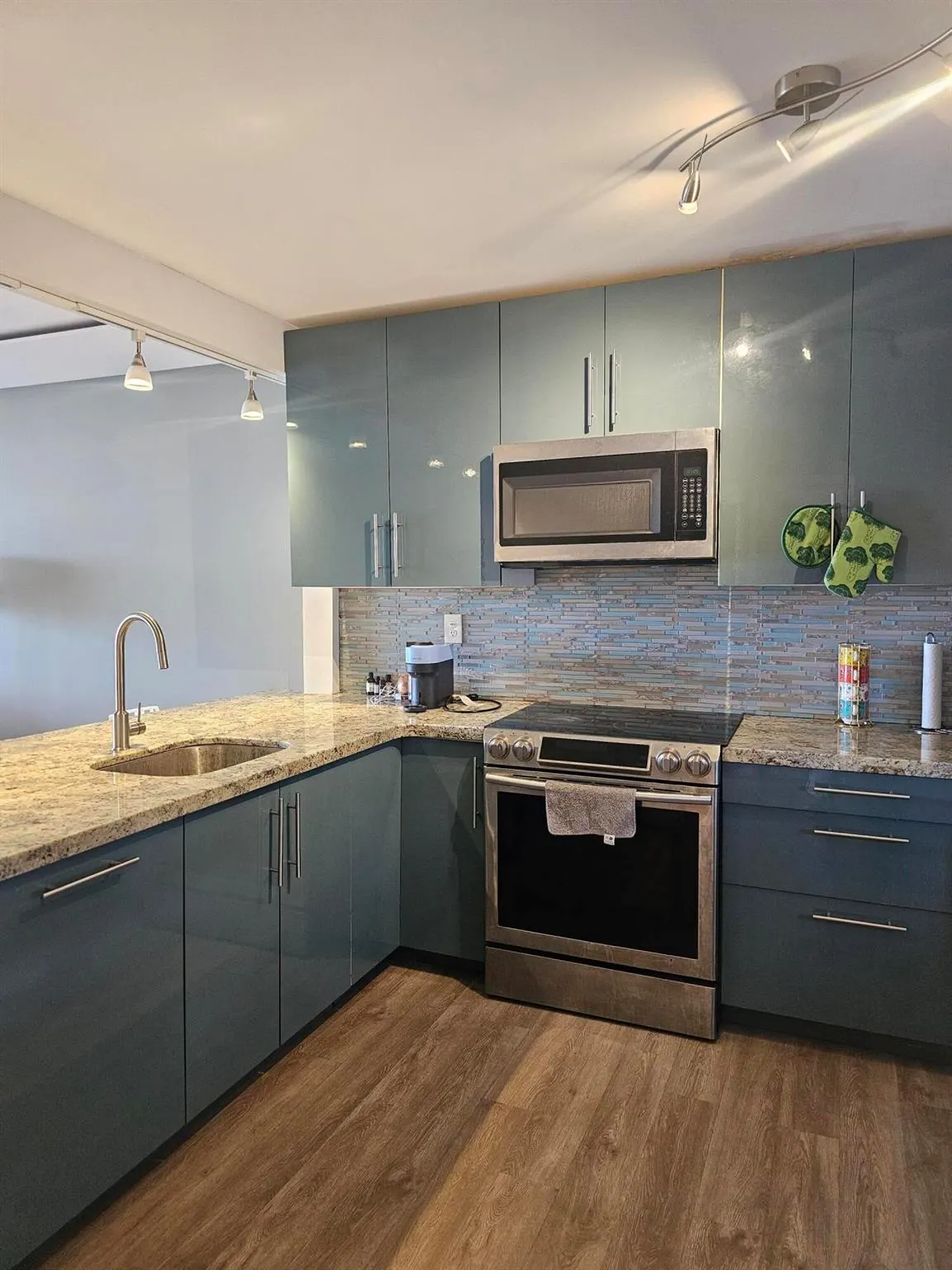 1780 NE 191st Street, #608-2