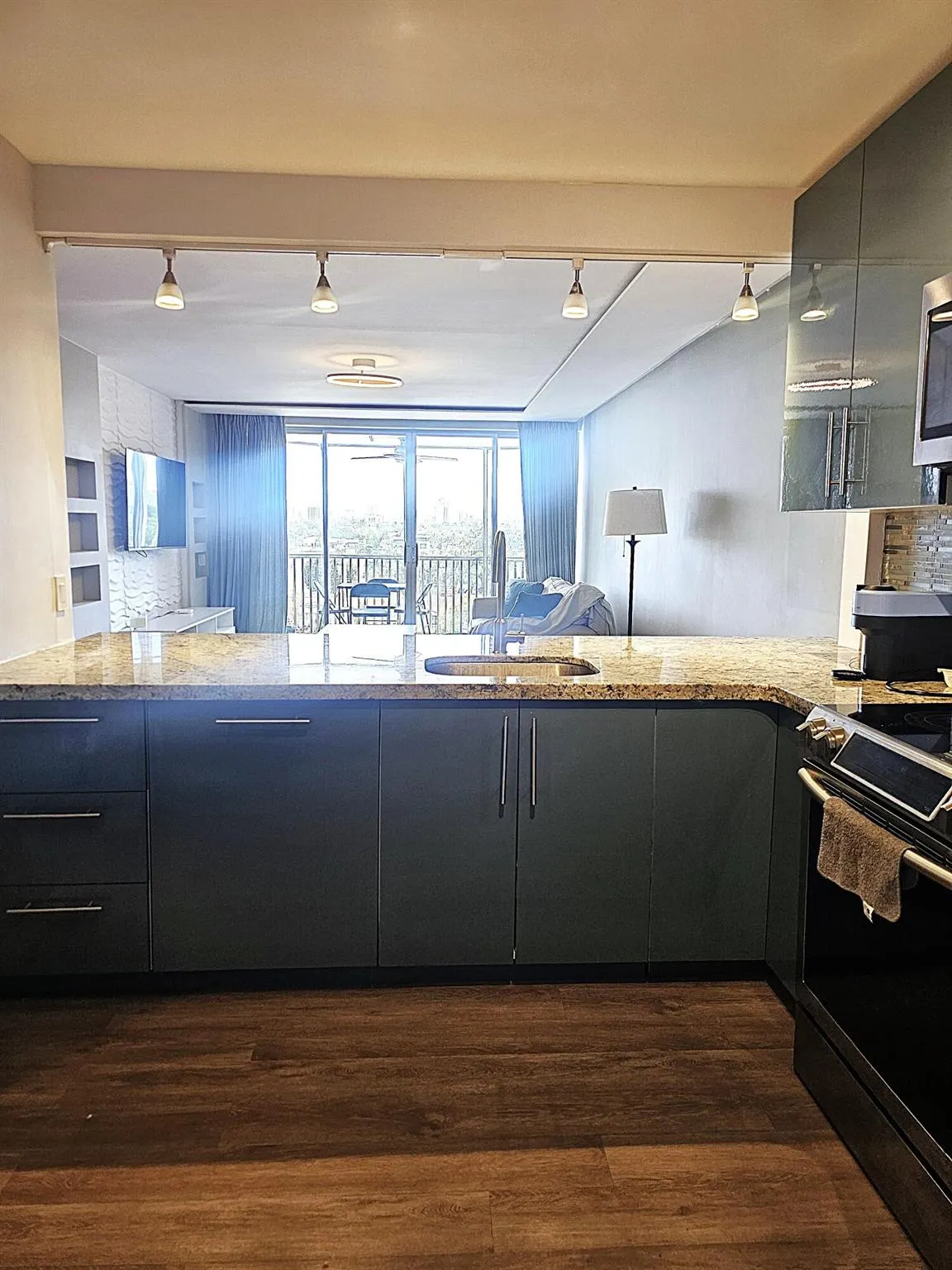 1780 NE 191st Street, #608-2