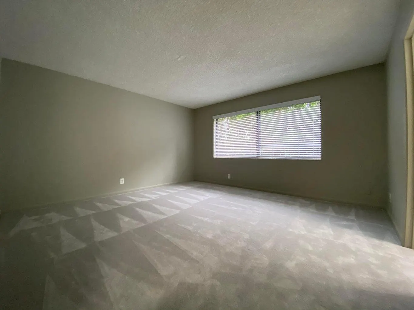 2050 N Congress 104 Avenue, #104