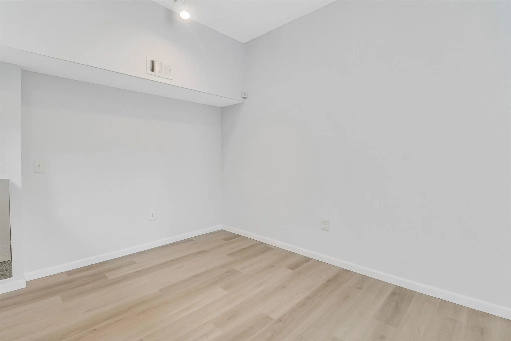 181 SW Palm Drive, #304