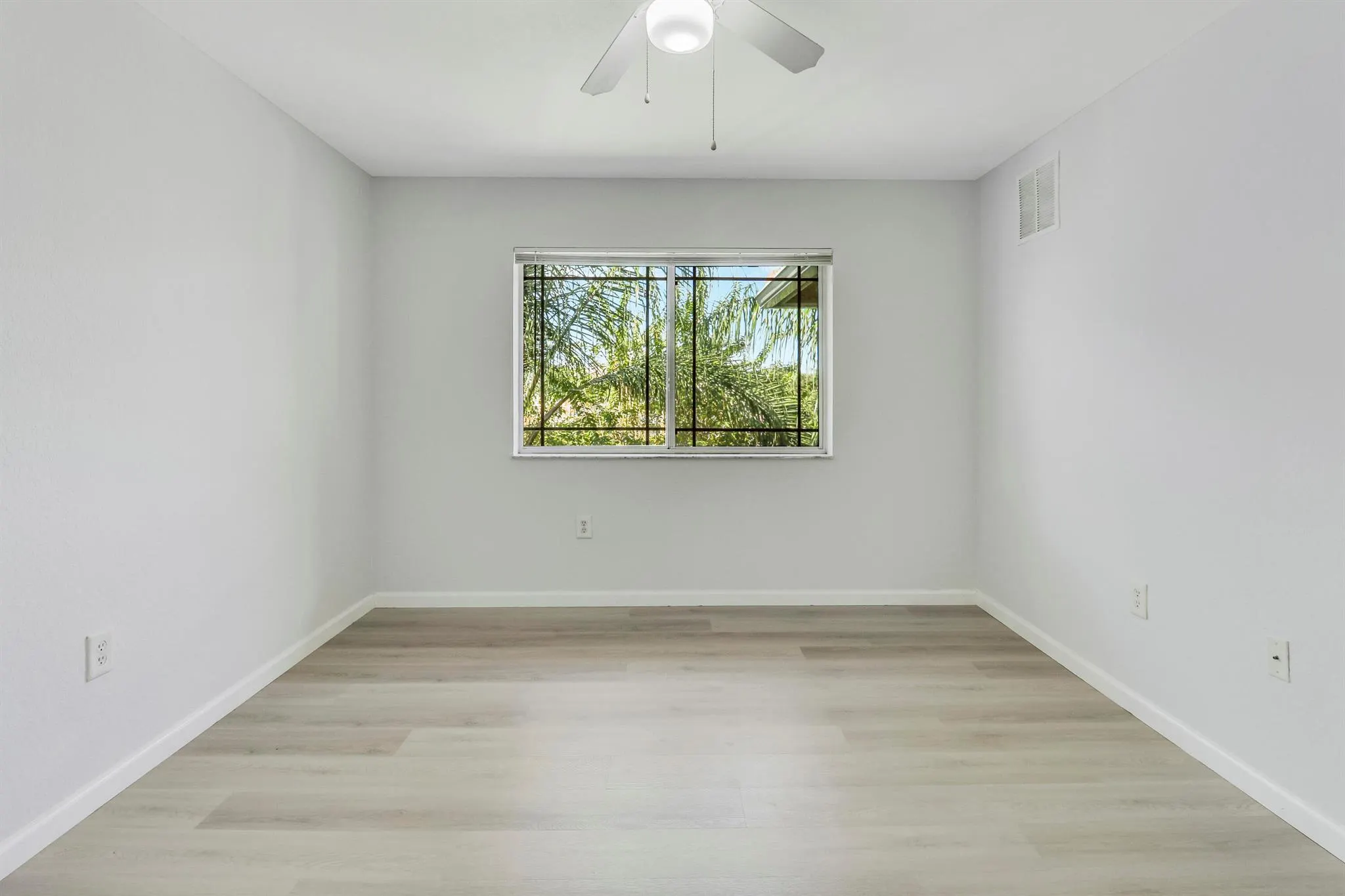 181 SW Palm Drive, #304