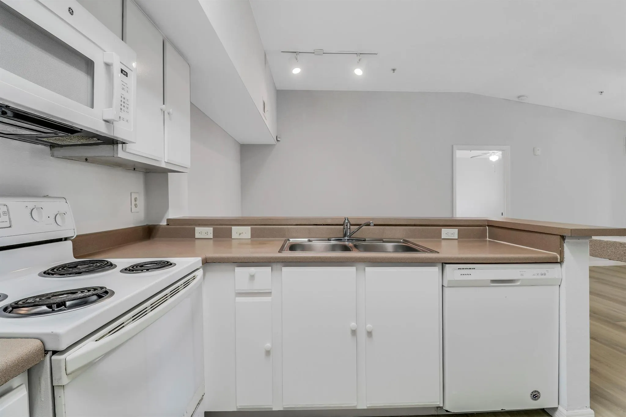 181 SW Palm Drive, #304