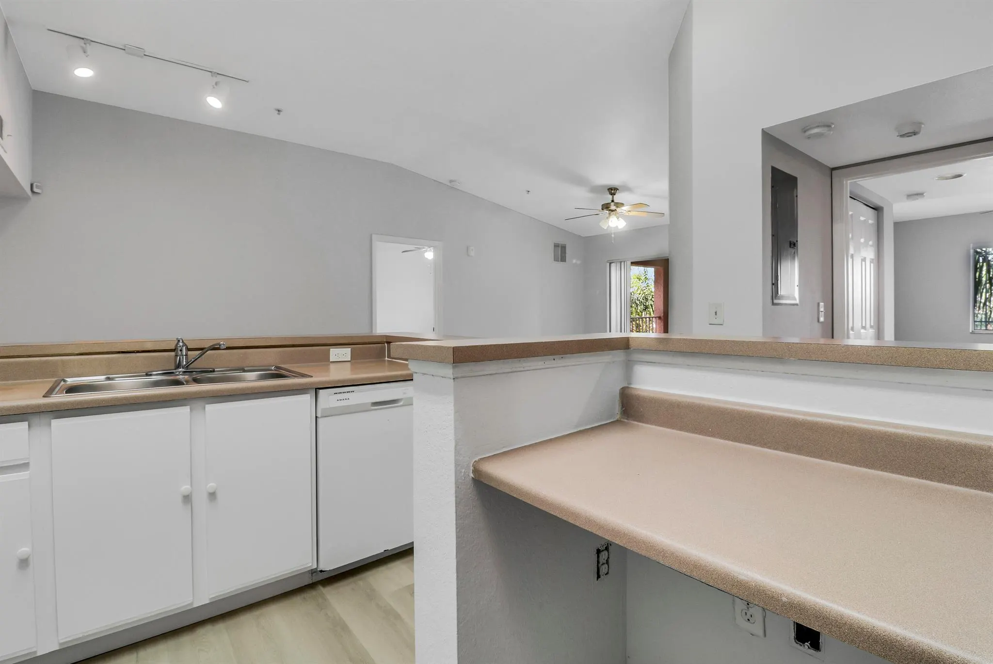 181 SW Palm Drive, #304