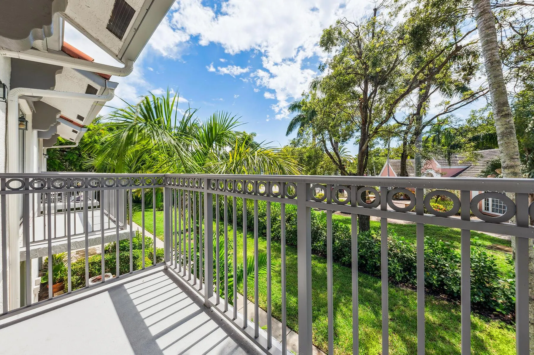 2020 Alta Meadows Lane, #504