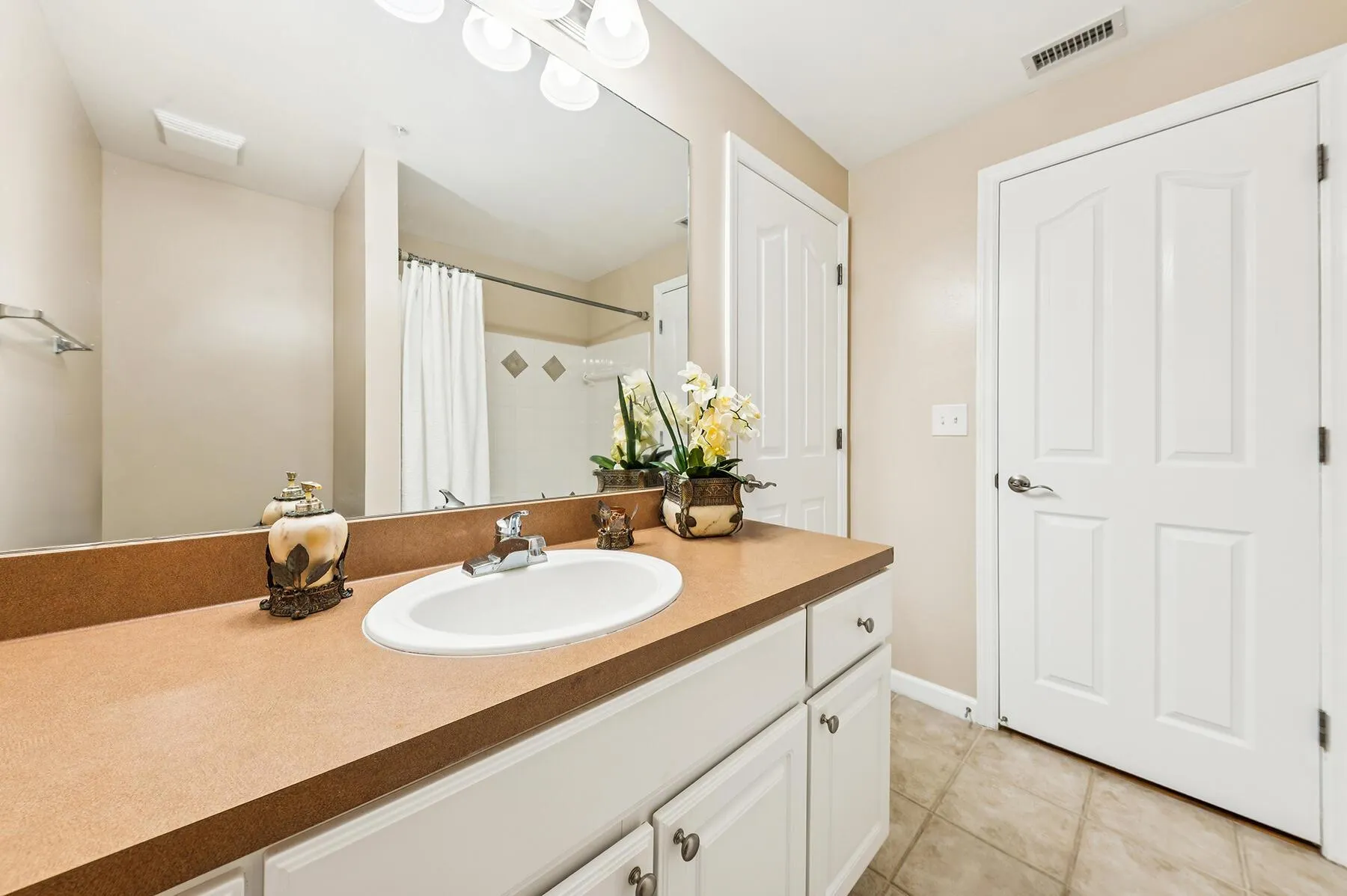 2020 Alta Meadows Lane, #504