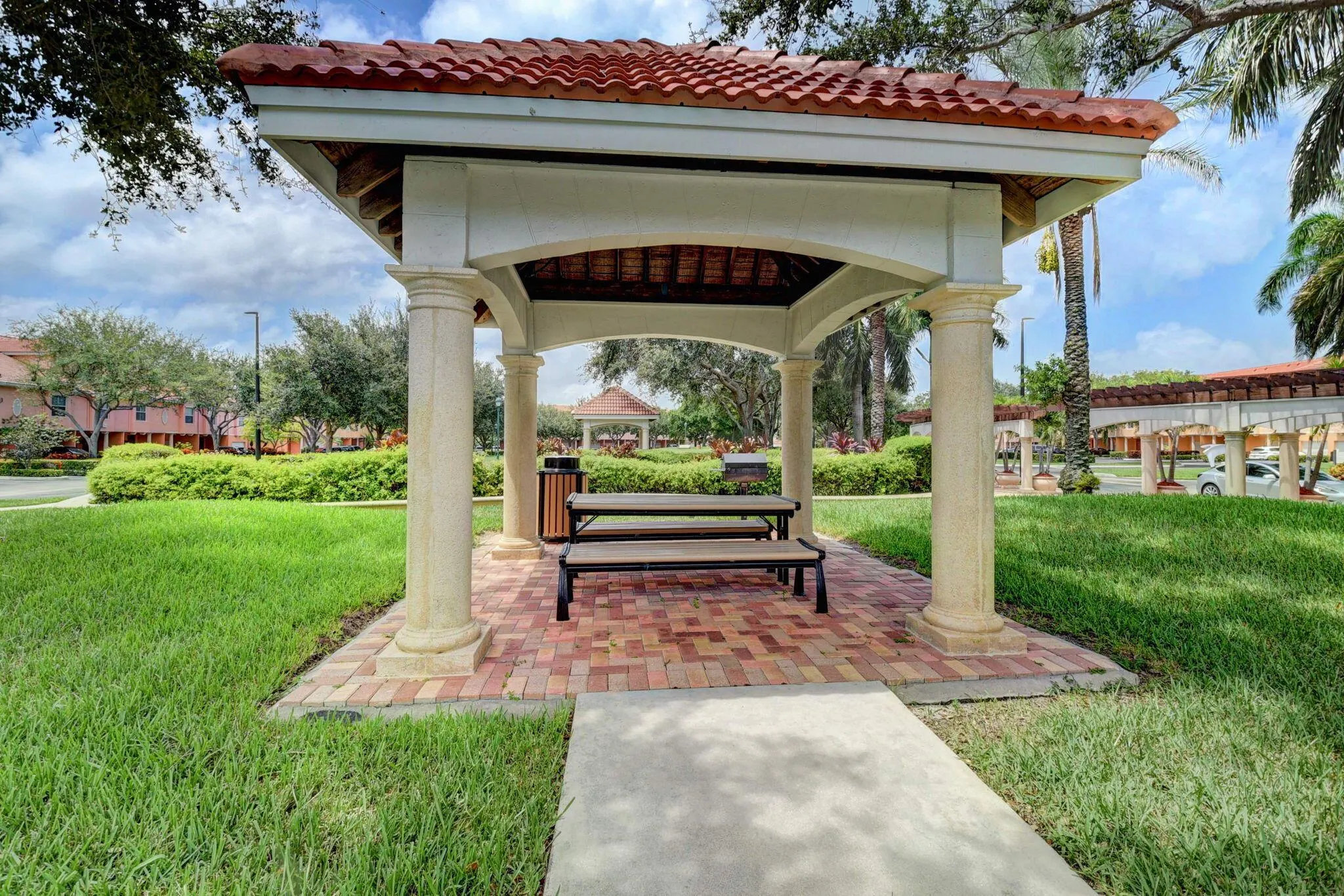 2020 Alta Meadows Lane, #504
