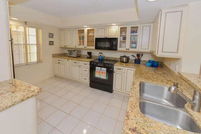 300 John F Kennedy Drive, #208