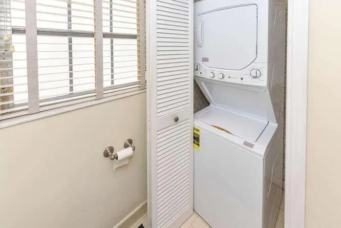 300 John F Kennedy Drive, #208