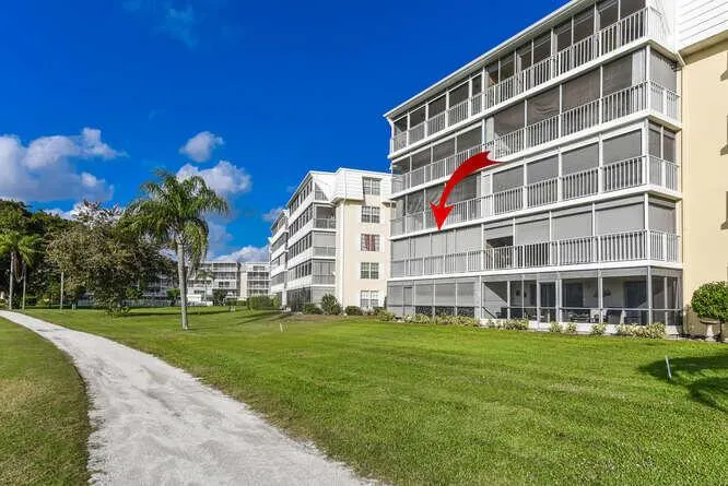 300 John F Kennedy Drive, #208