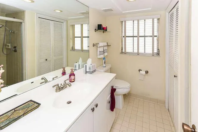 300 John F Kennedy Drive, #208