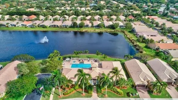 10299 Utopia Circle W