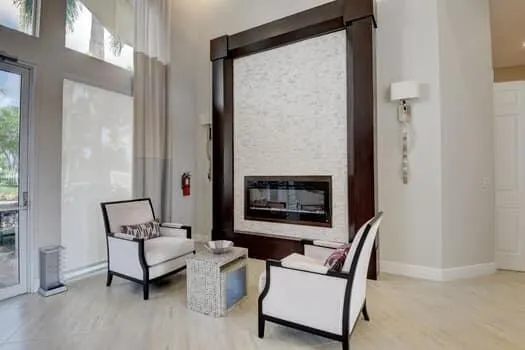 10299 Utopia Circle W