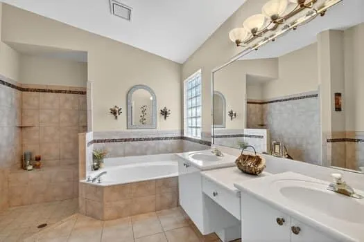 10299 Utopia Circle W