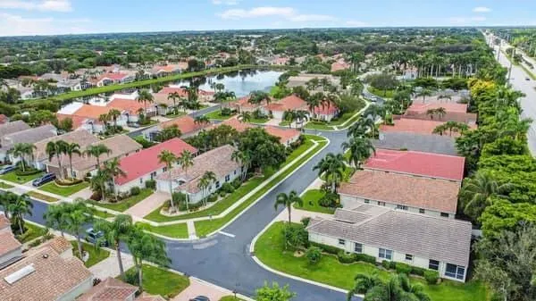 10299 Utopia Circle W