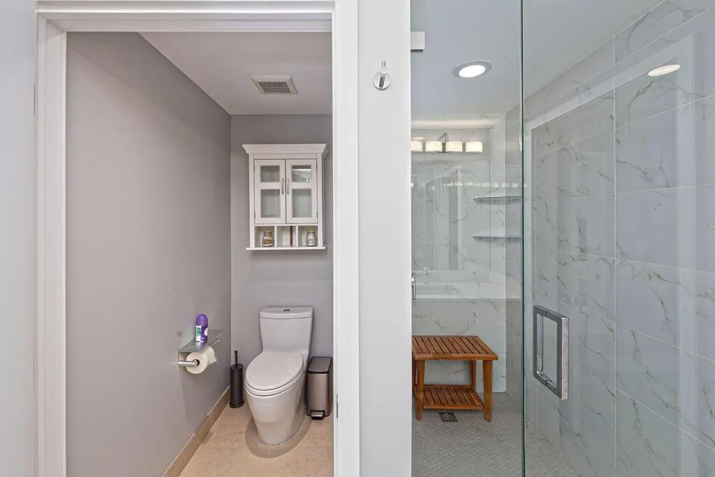 16385 Biscayne Boulevard, #1821