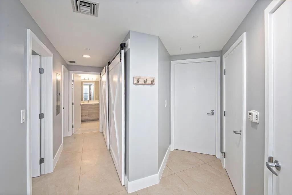 16385 Biscayne Boulevard, #1821
