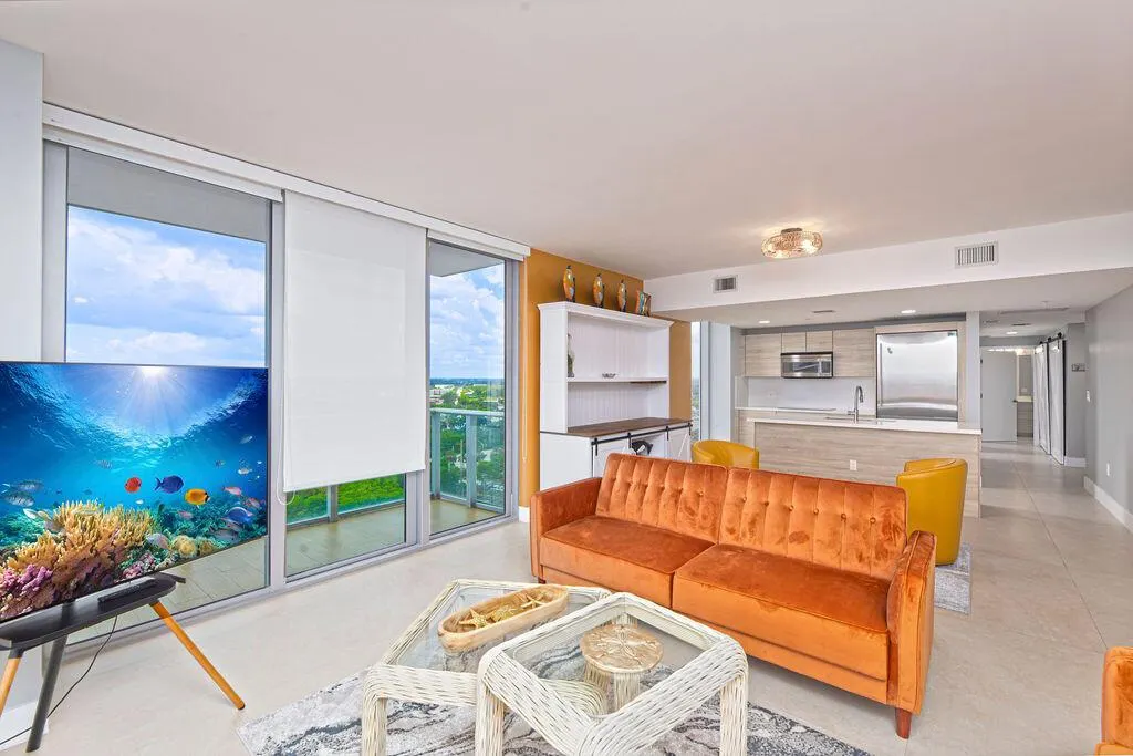 16385 Biscayne Boulevard, #1821