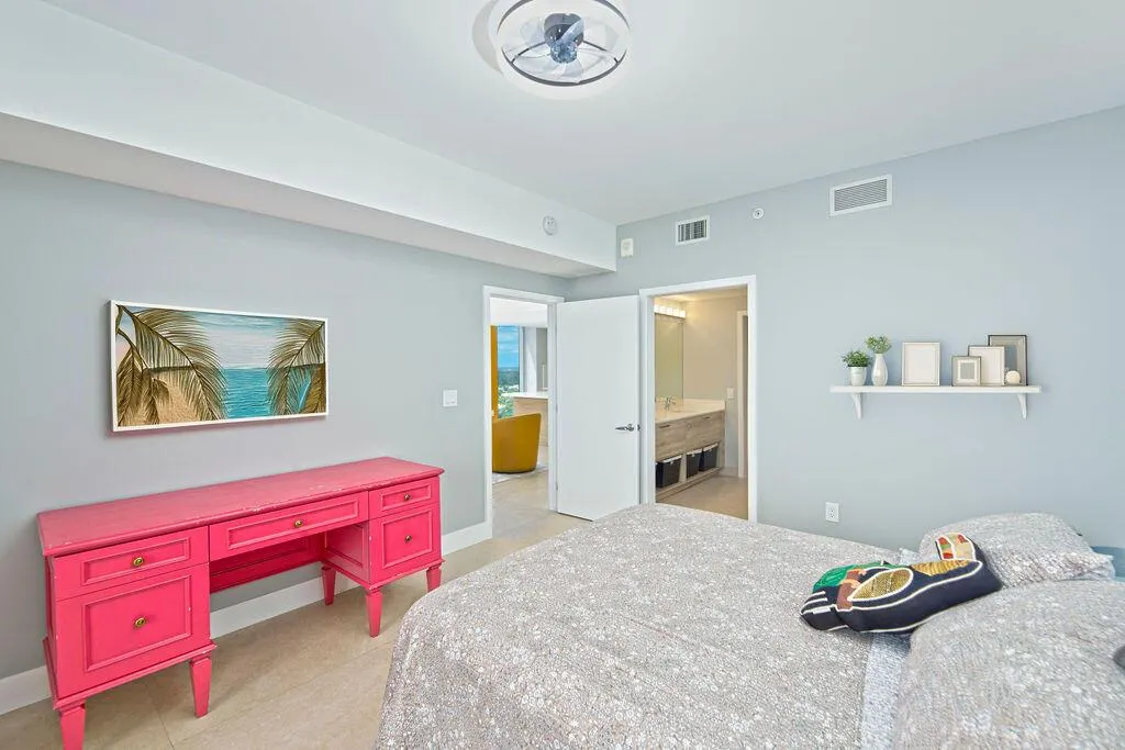 16385 Biscayne Boulevard, #1821