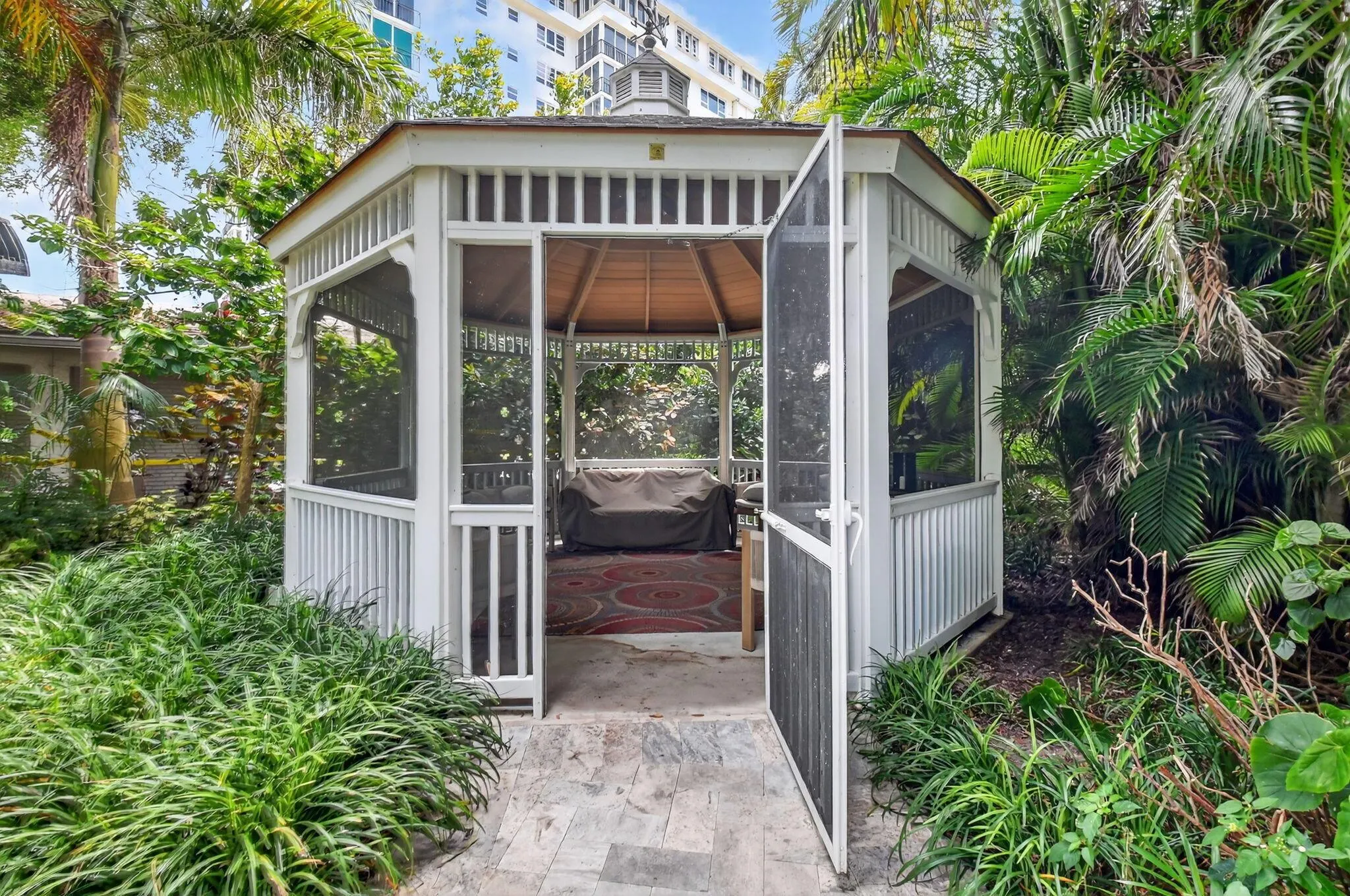 1000 Lowry Street, #7h
