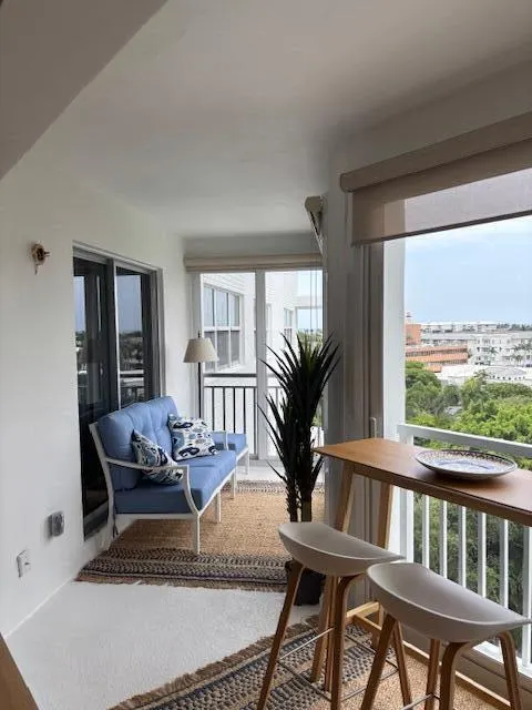 1000 Lowry Street, #7h