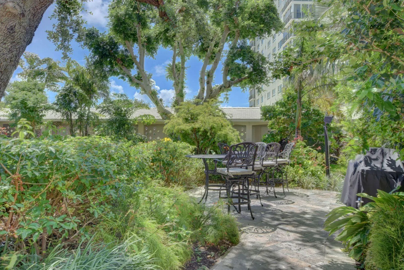 1000 Lowry Street, #7h