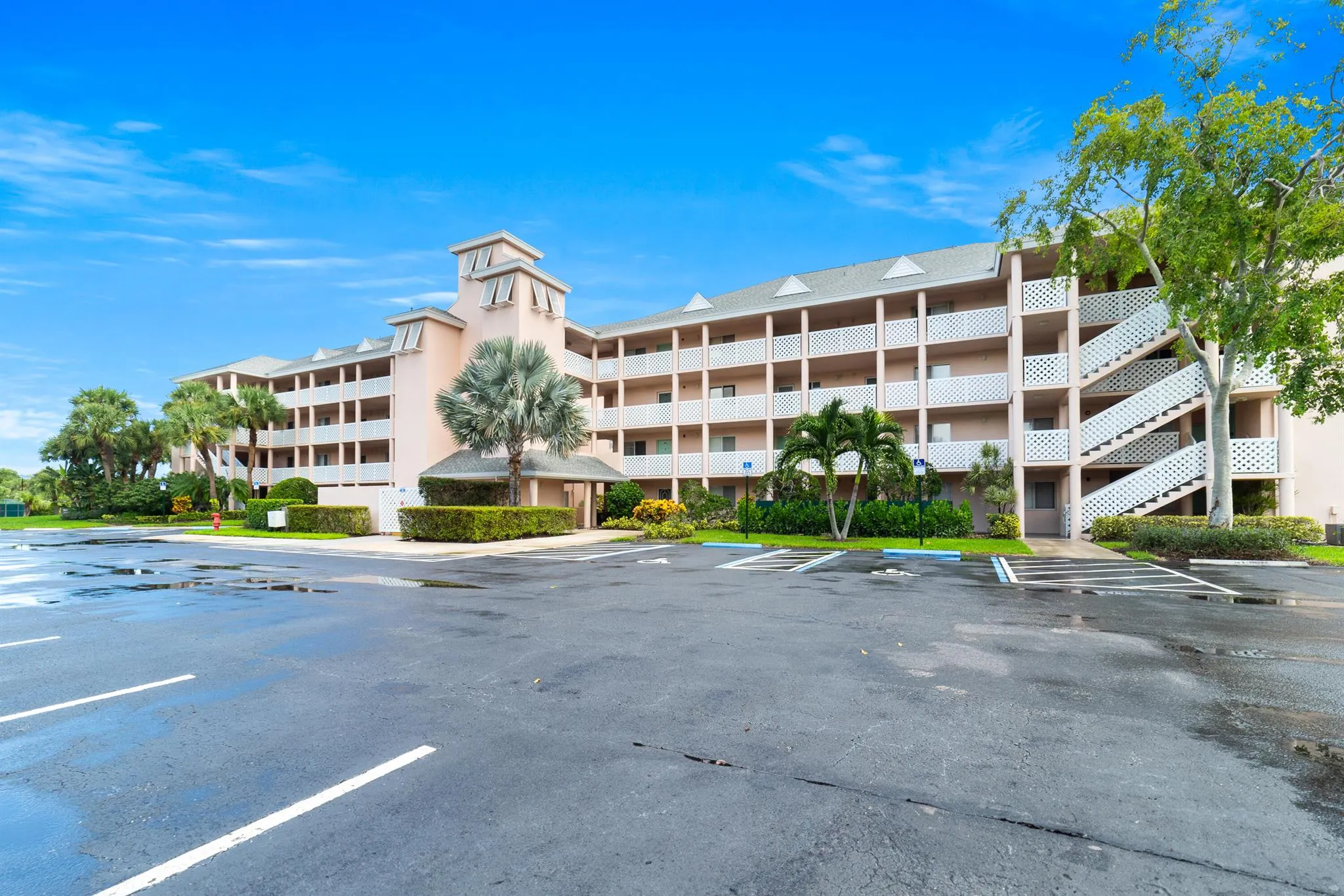 353 S Us Highway 1, #F304