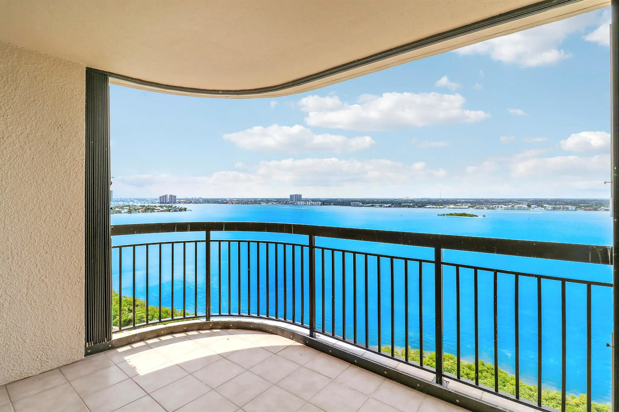 5380 N Ocean Drive, #22j