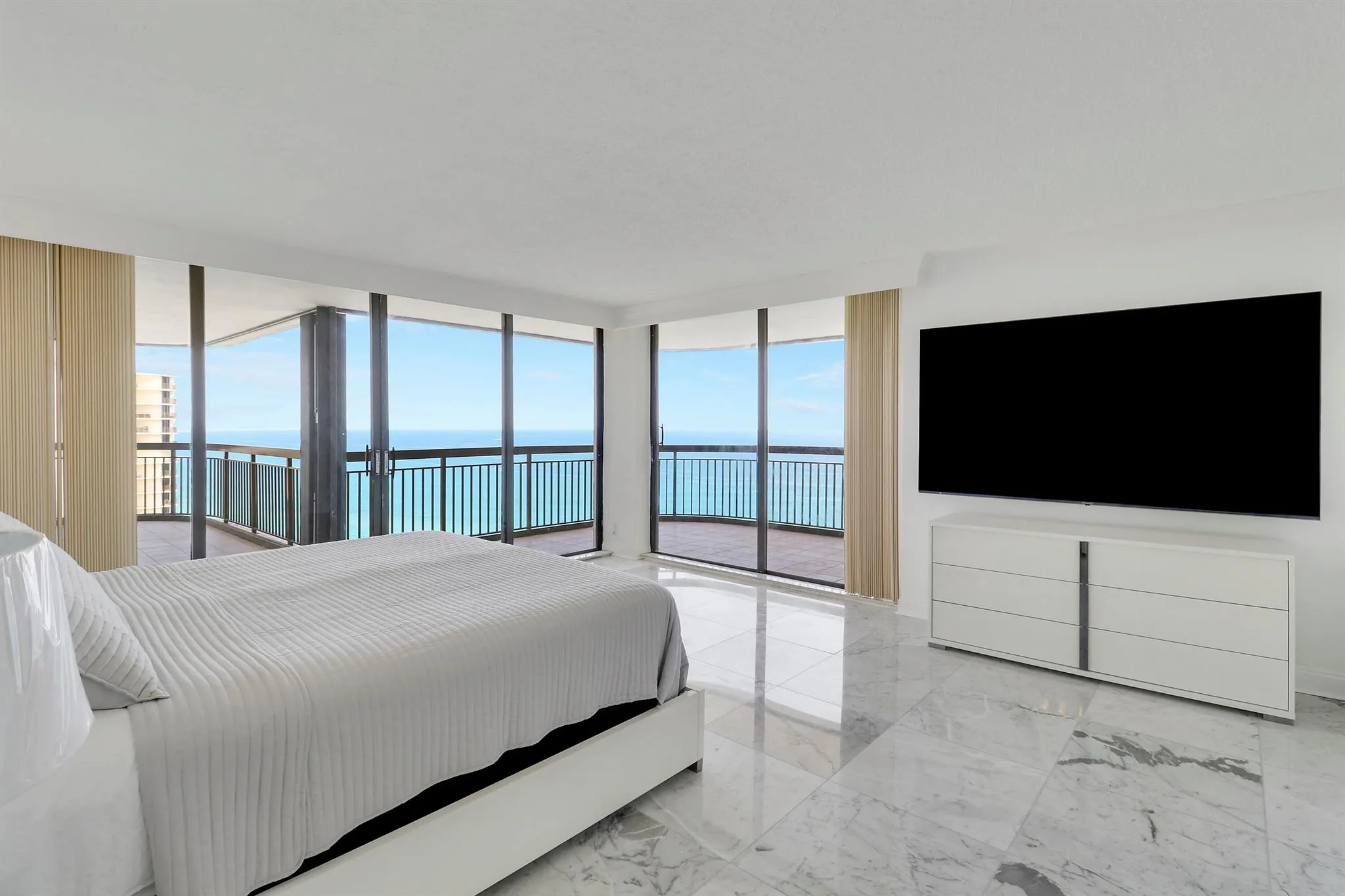 5380 N Ocean Drive, #22j
