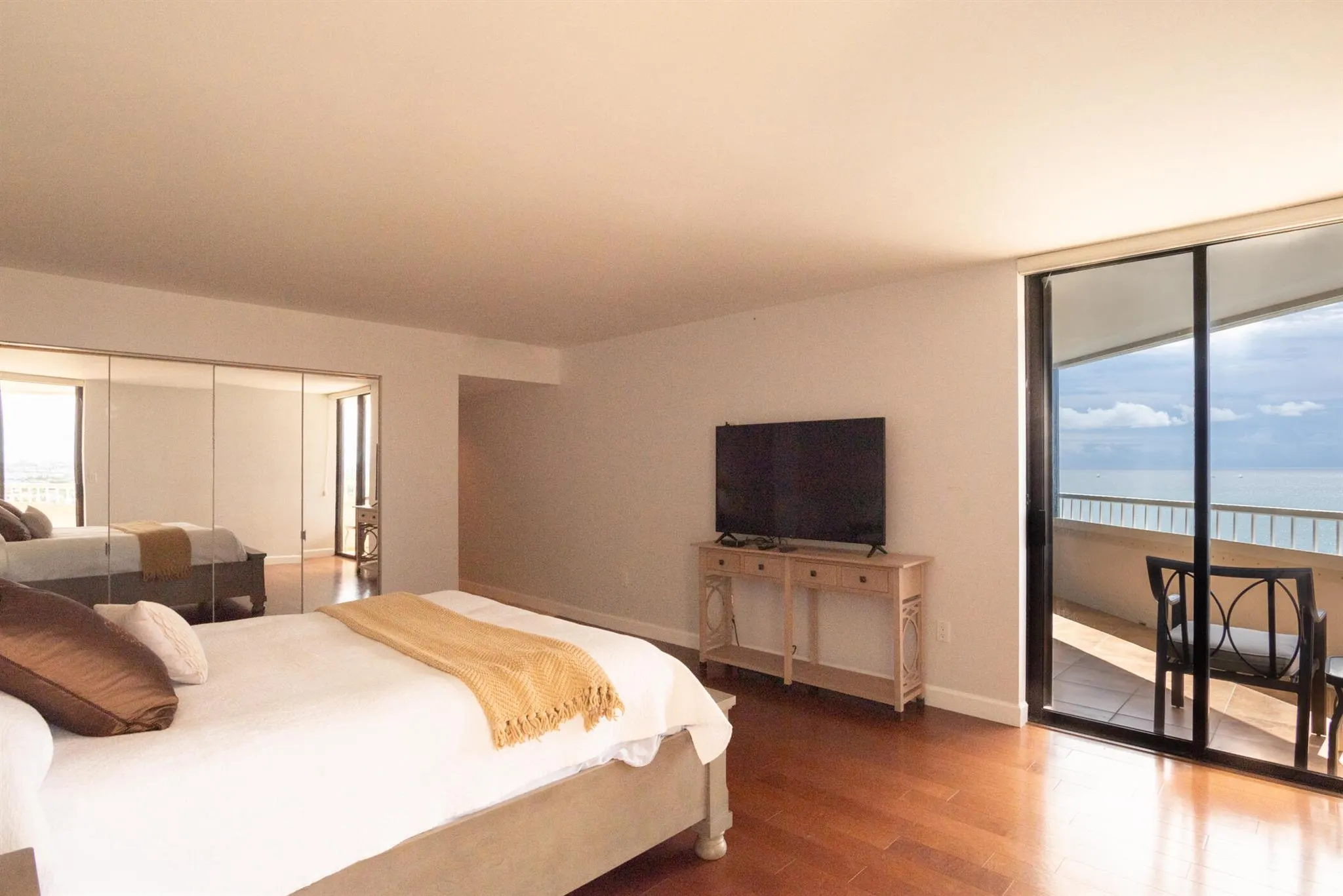 5070 N Ocean Drive, #16d