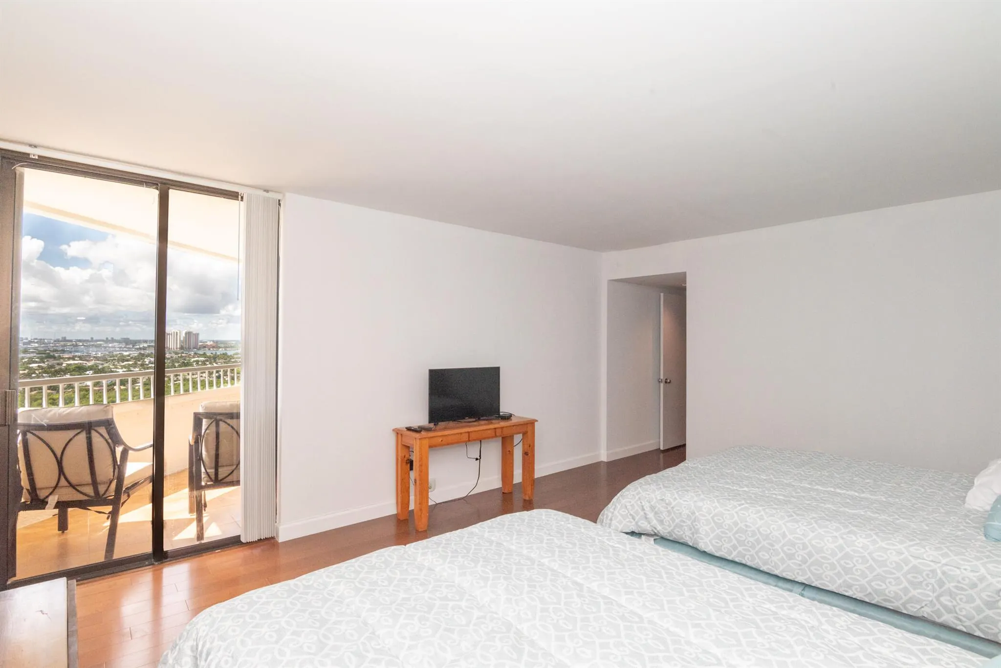 5070 N Ocean Drive, #16d