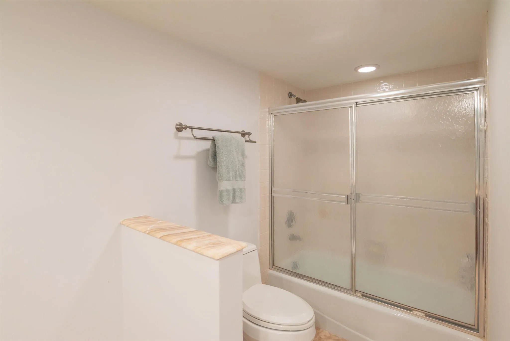 5070 N Ocean Drive, #16d