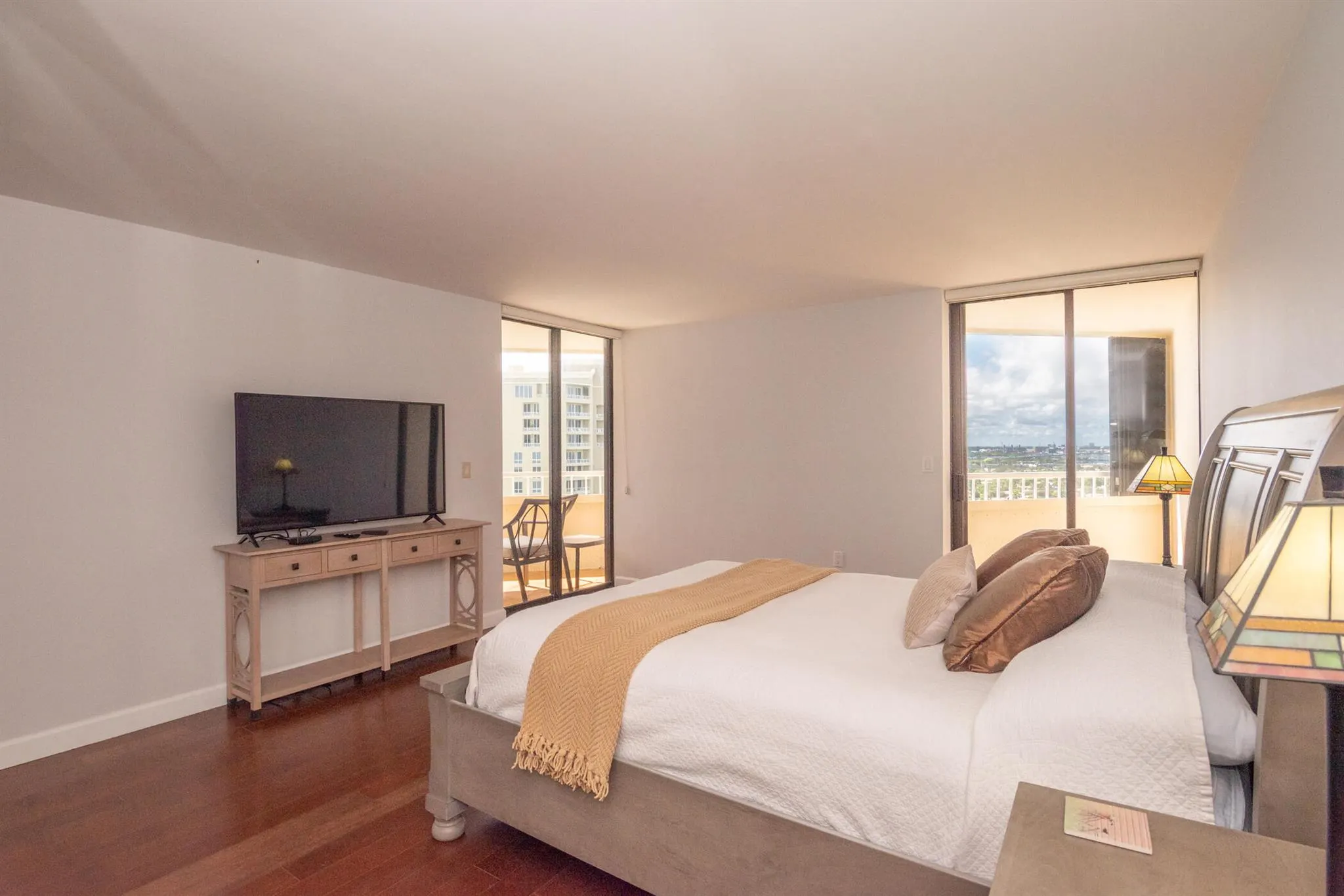 5070 N Ocean Drive, #16d