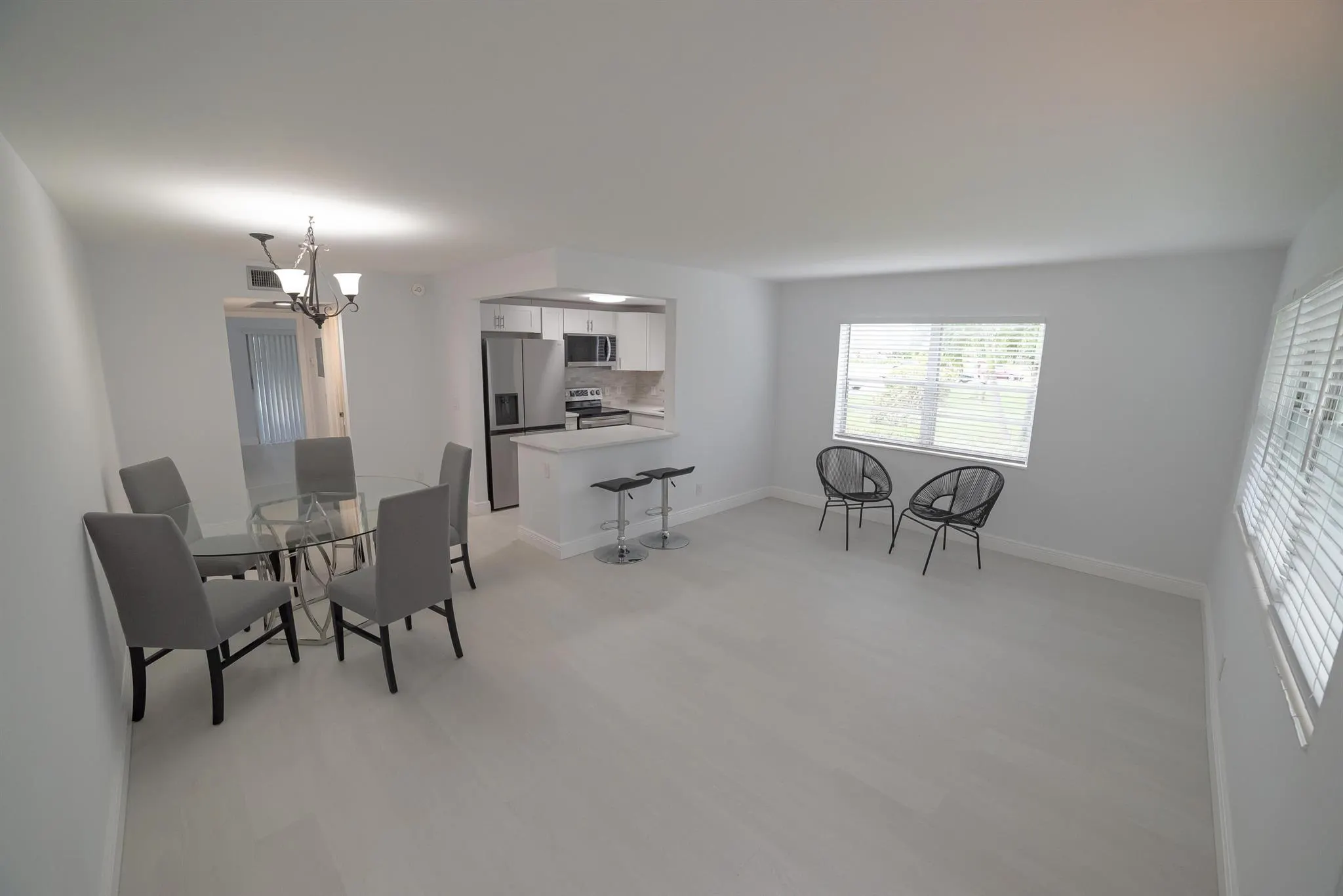53 Lyndhurst, #C