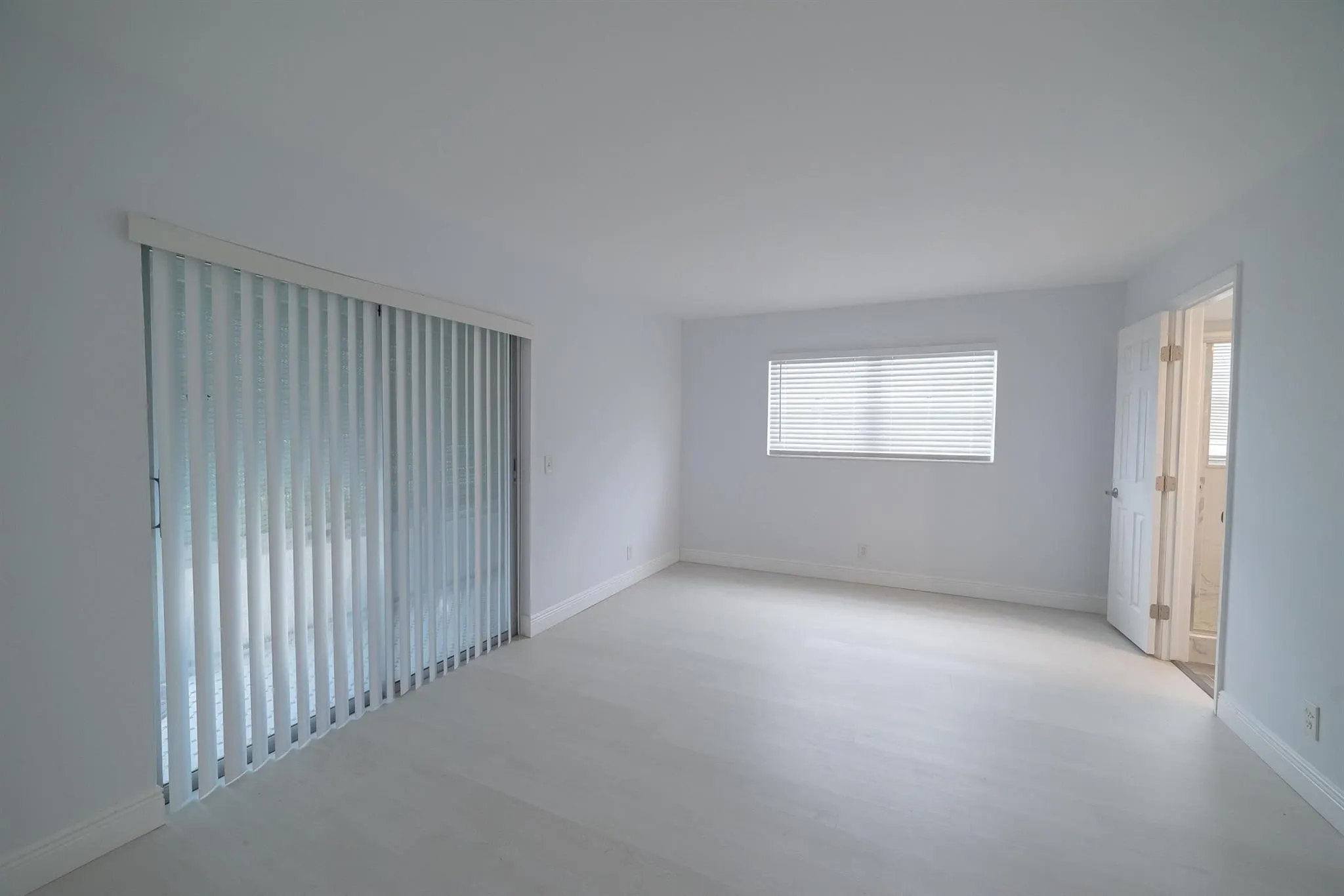 53 Lyndhurst, #C