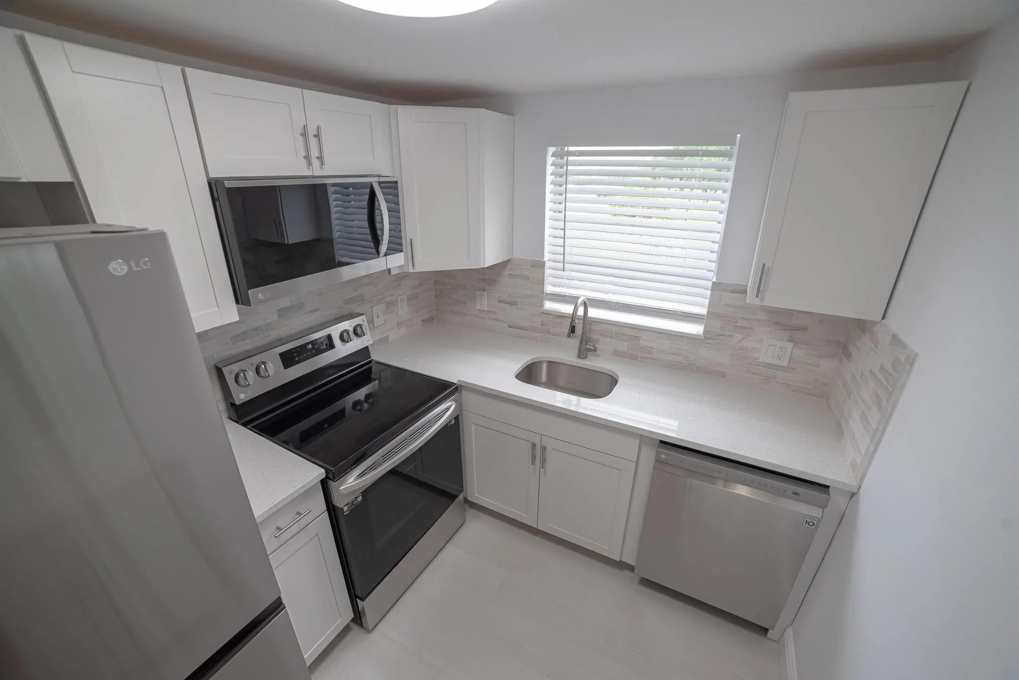 53 Lyndhurst, #C