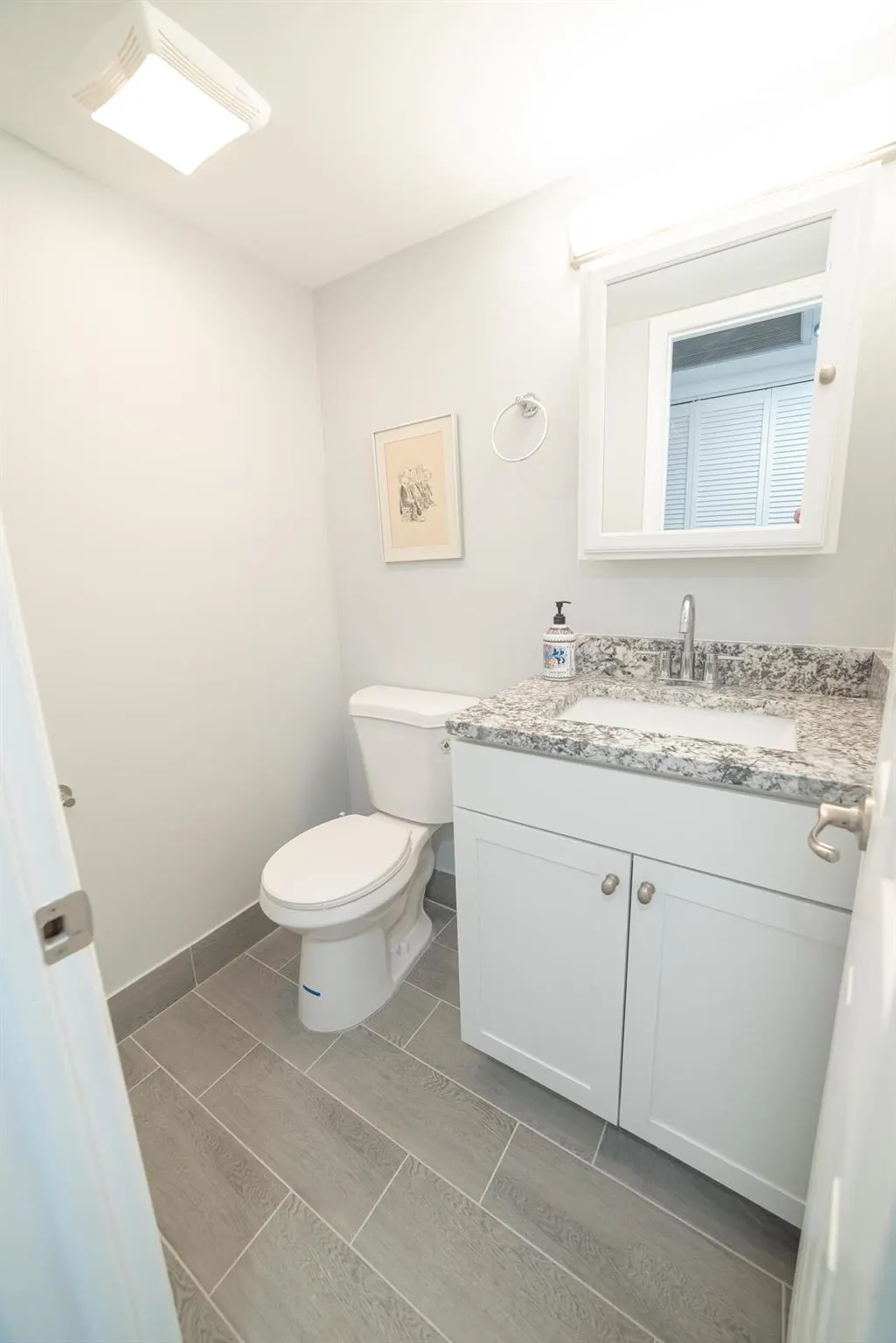 53 Lyndhurst, #C