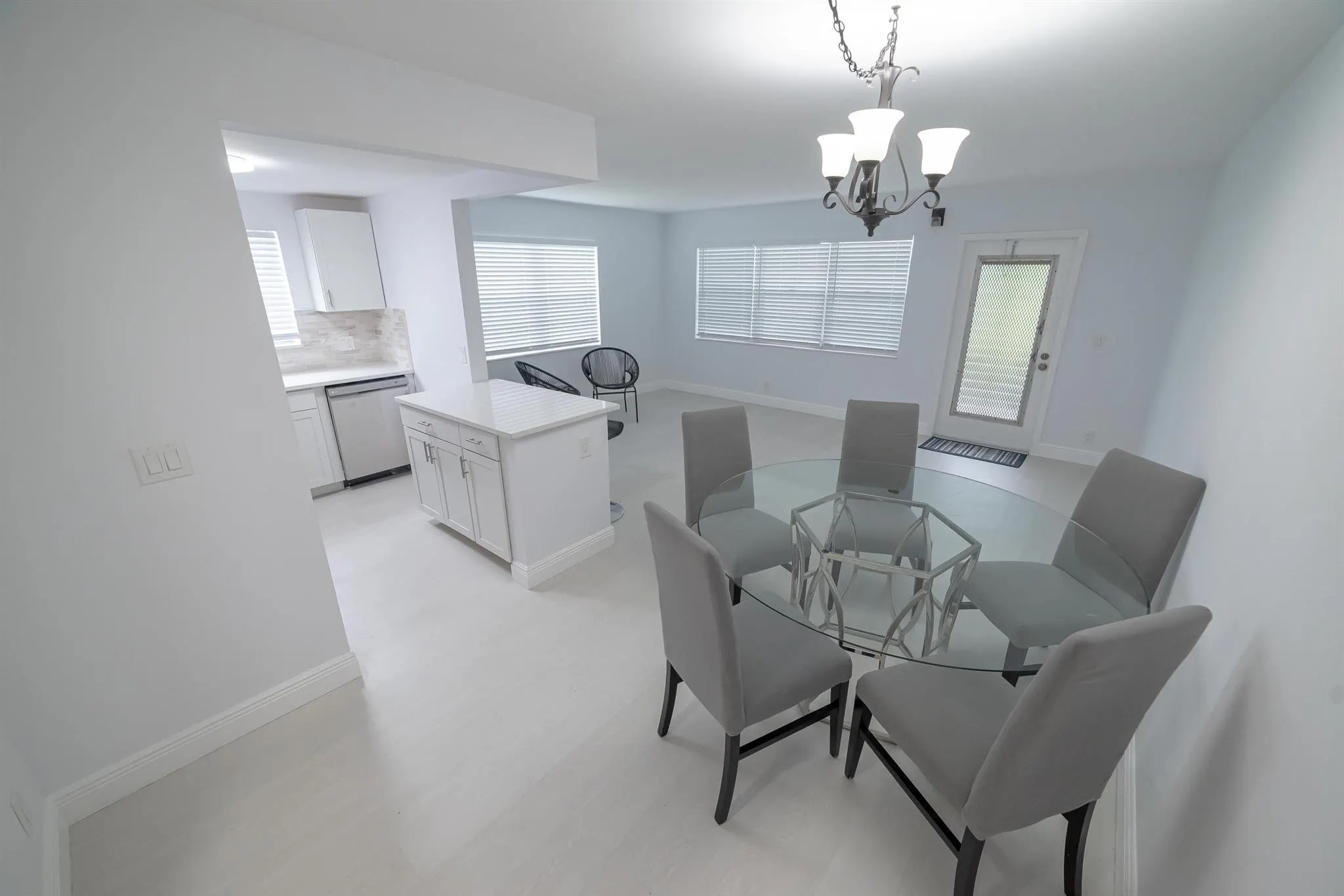 53 Lyndhurst, #C