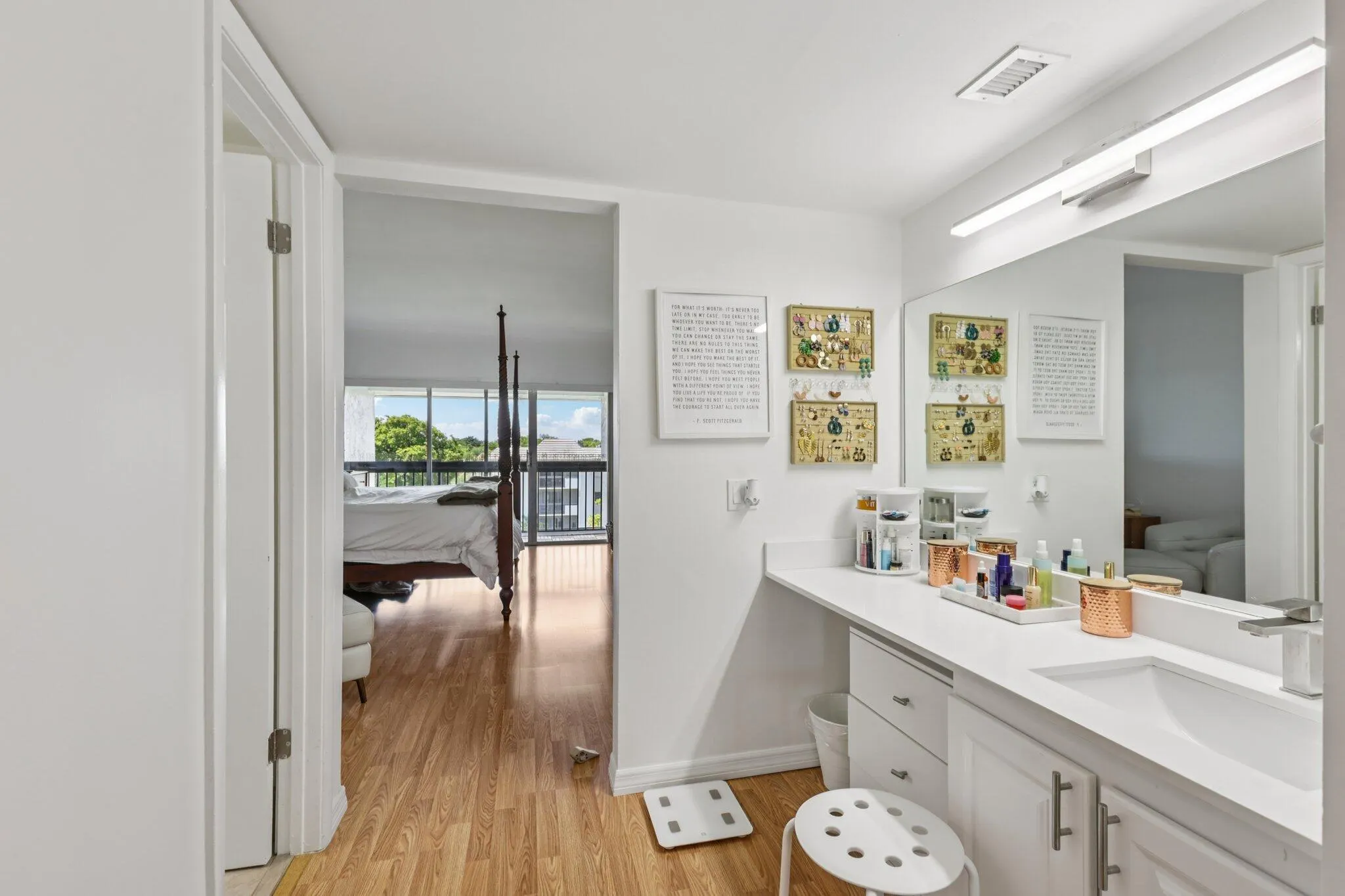 721 N Pine Island, #406