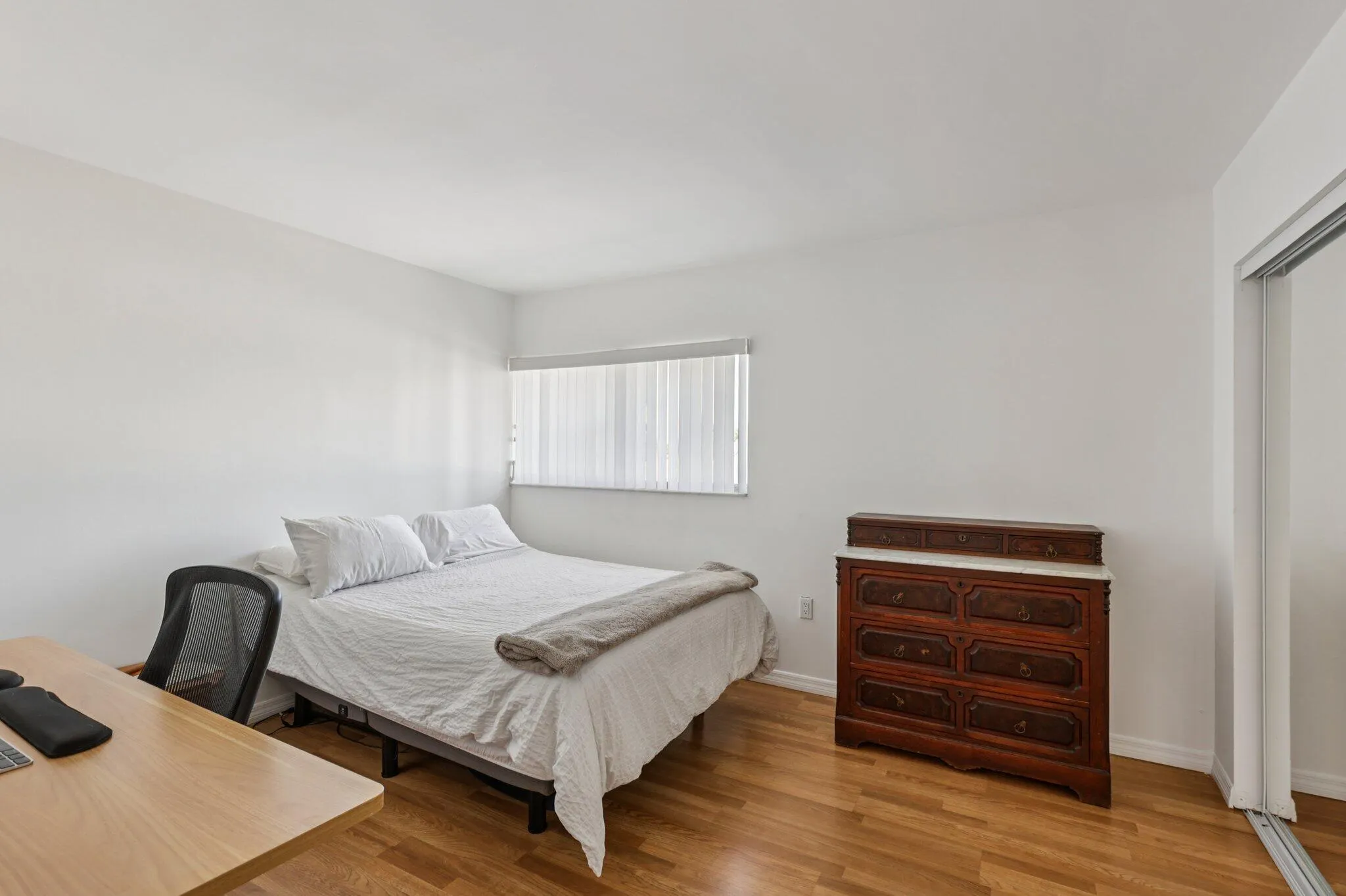 721 N Pine Island, #406